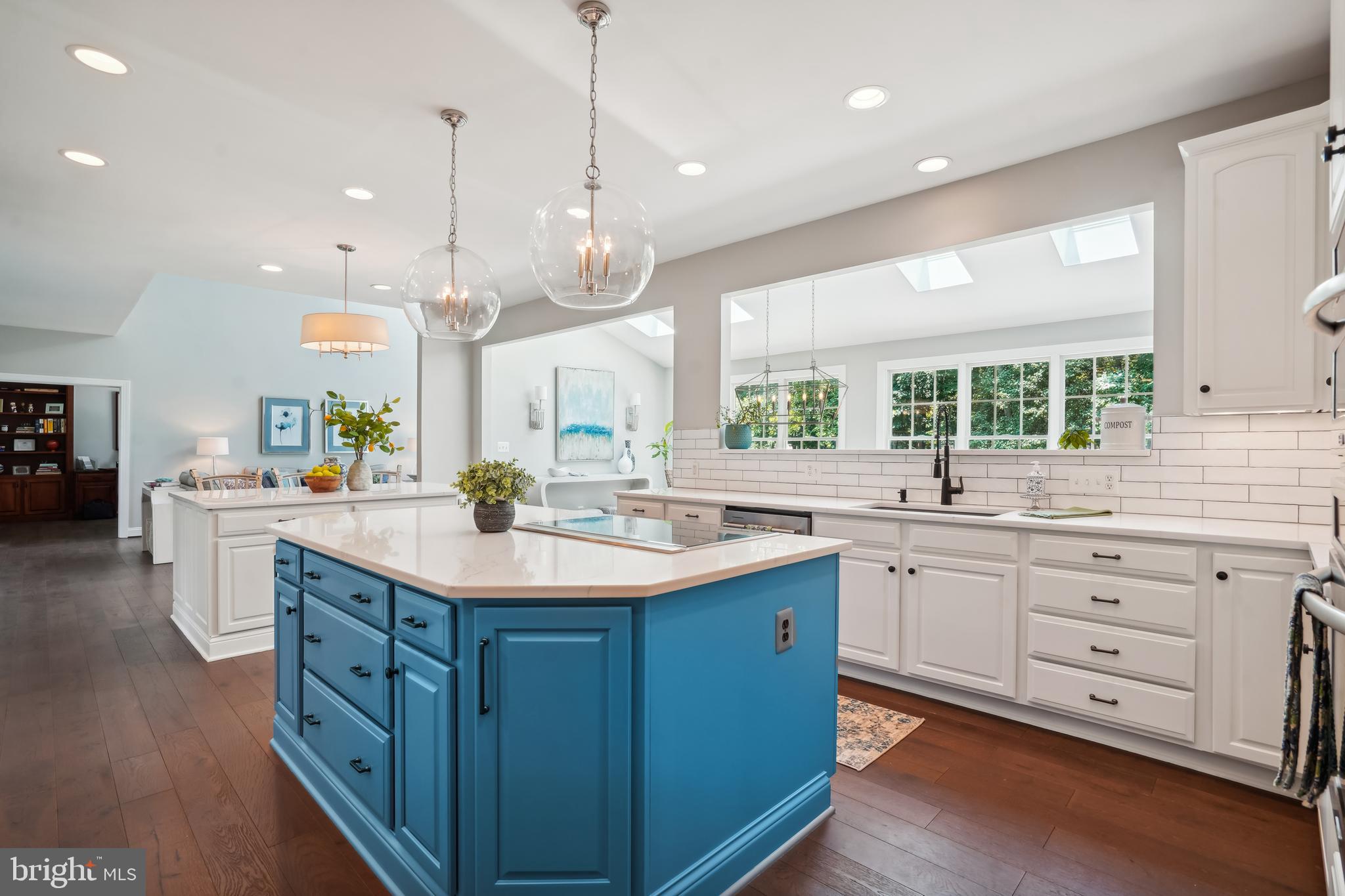 OAKTON CHASE - Residential