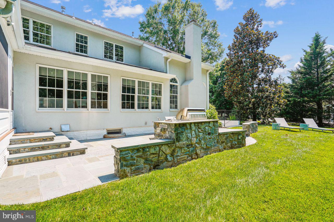 OAKTON CHASE - Residential