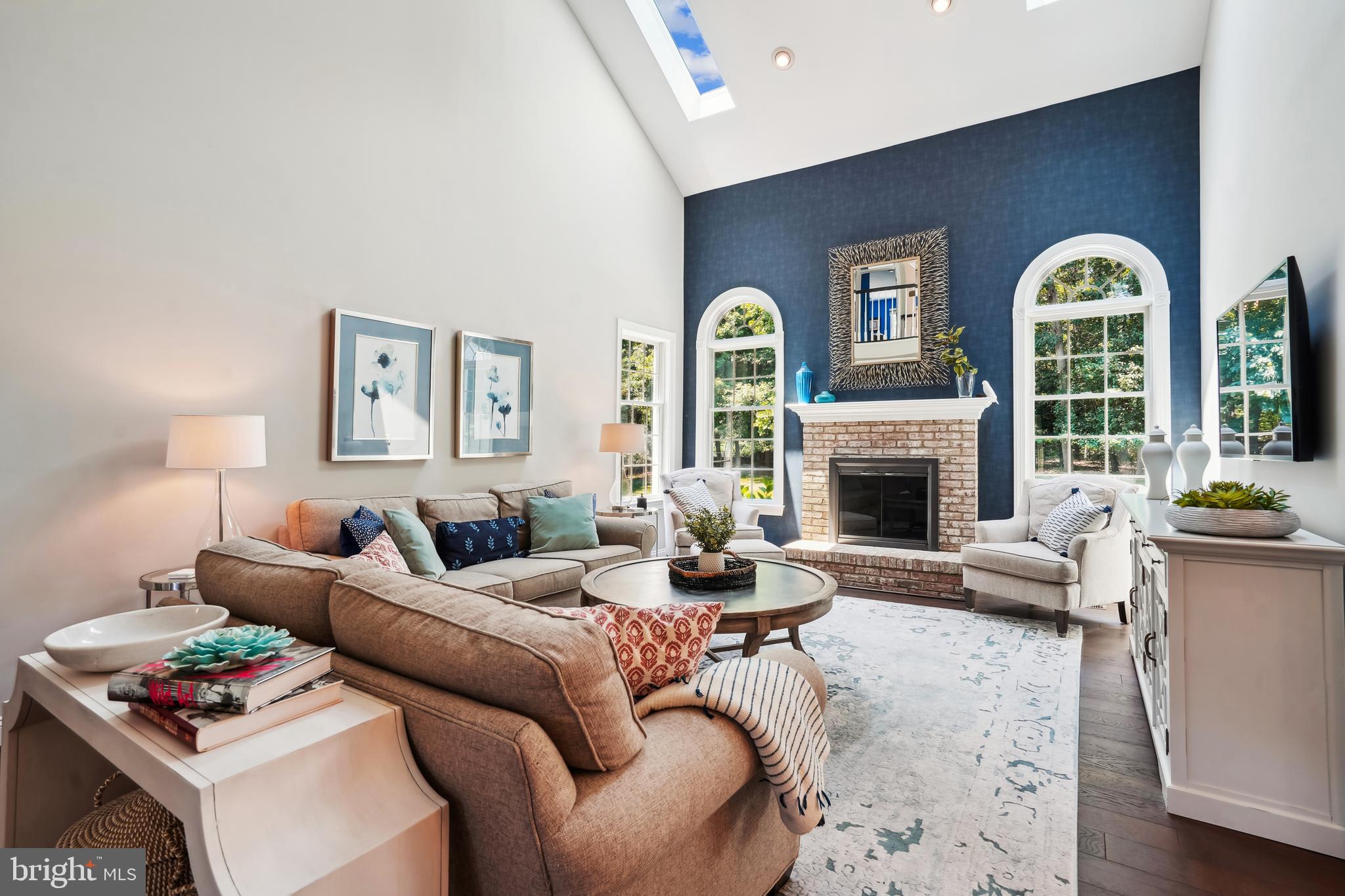 OAKTON CHASE - Residential