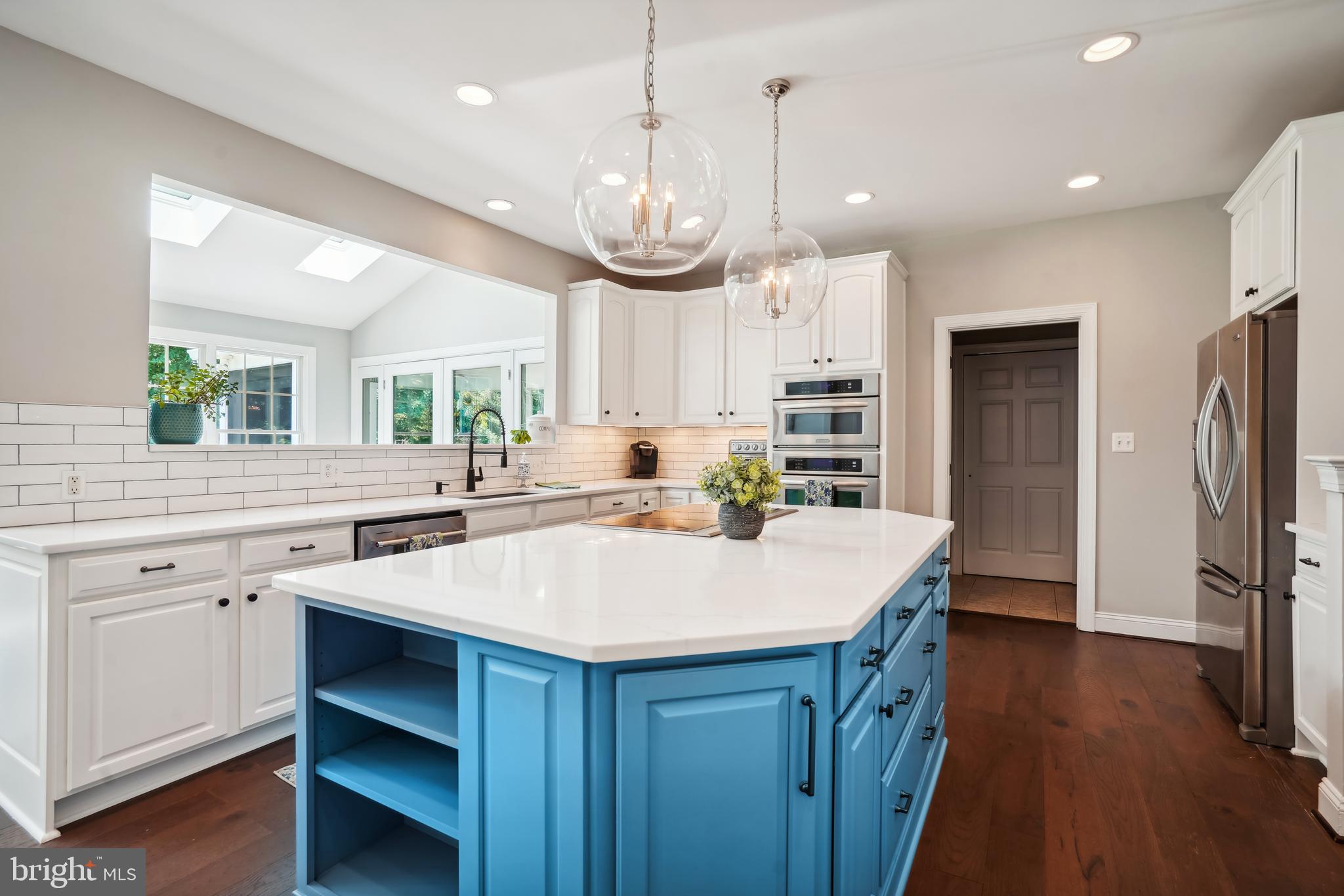 OAKTON CHASE - Residential