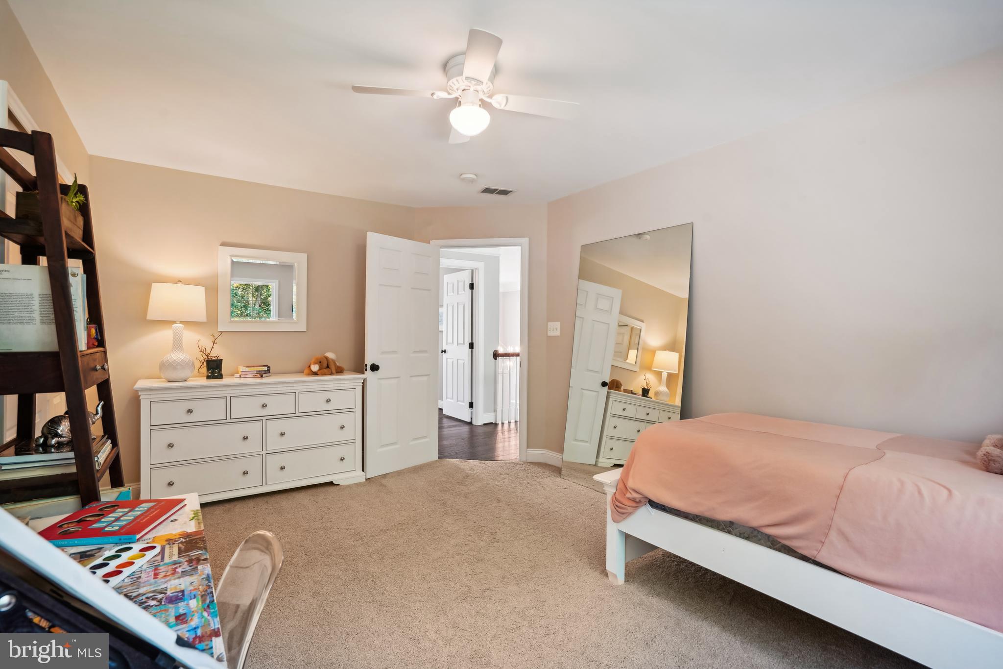 OAKTON CHASE - Residential