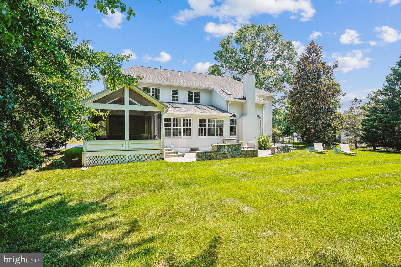 OAKTON CHASE - Residential