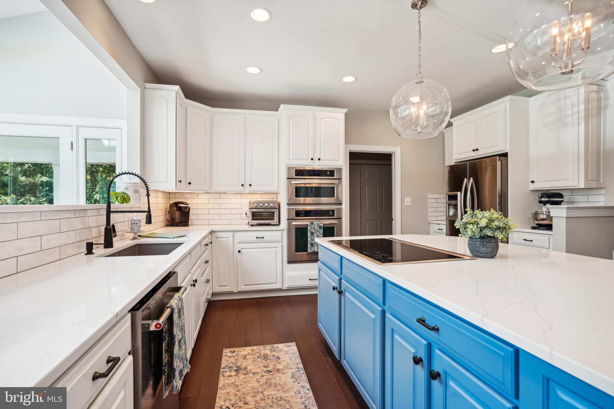 OAKTON CHASE - Residential