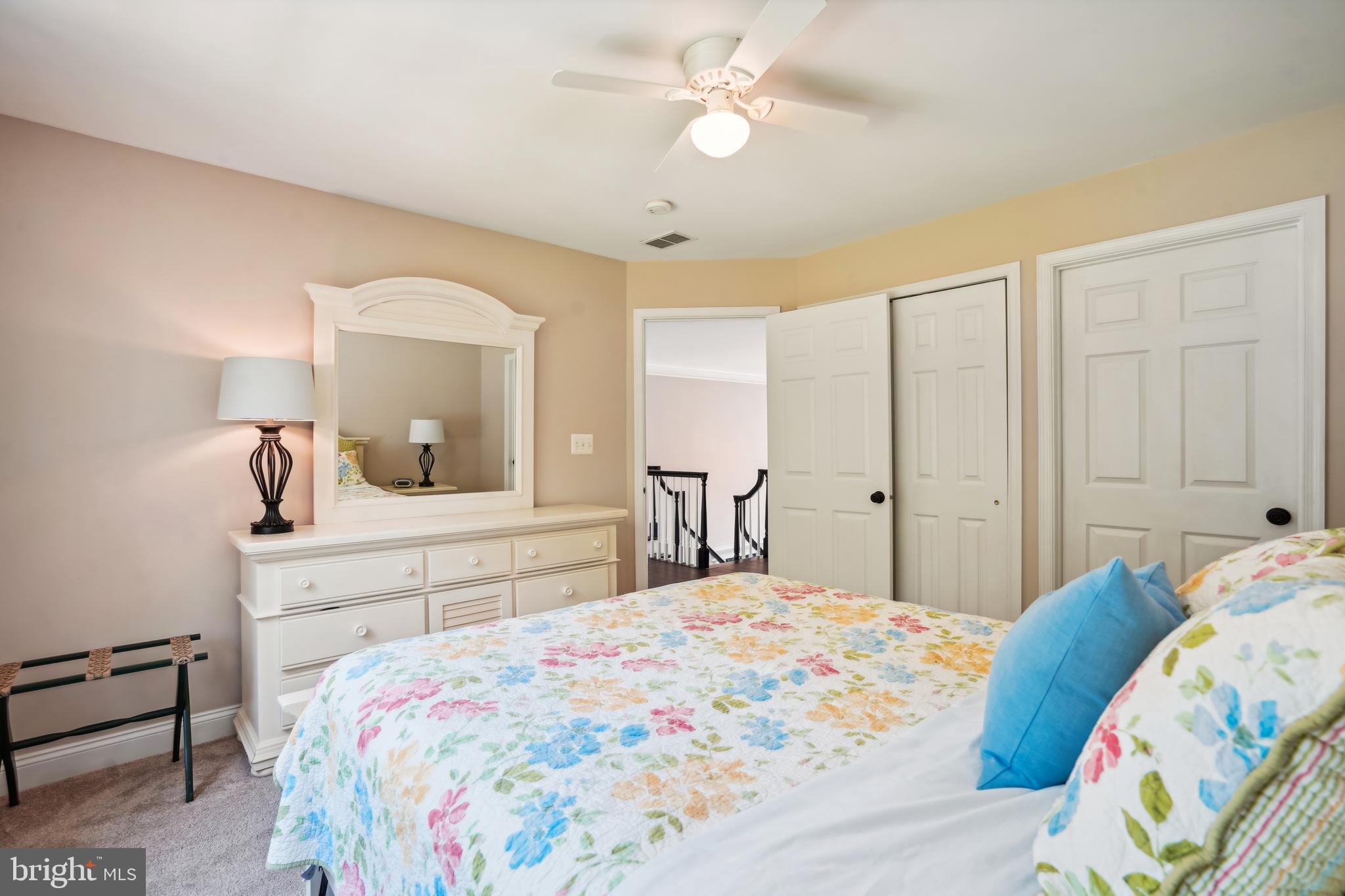 OAKTON CHASE - Residential