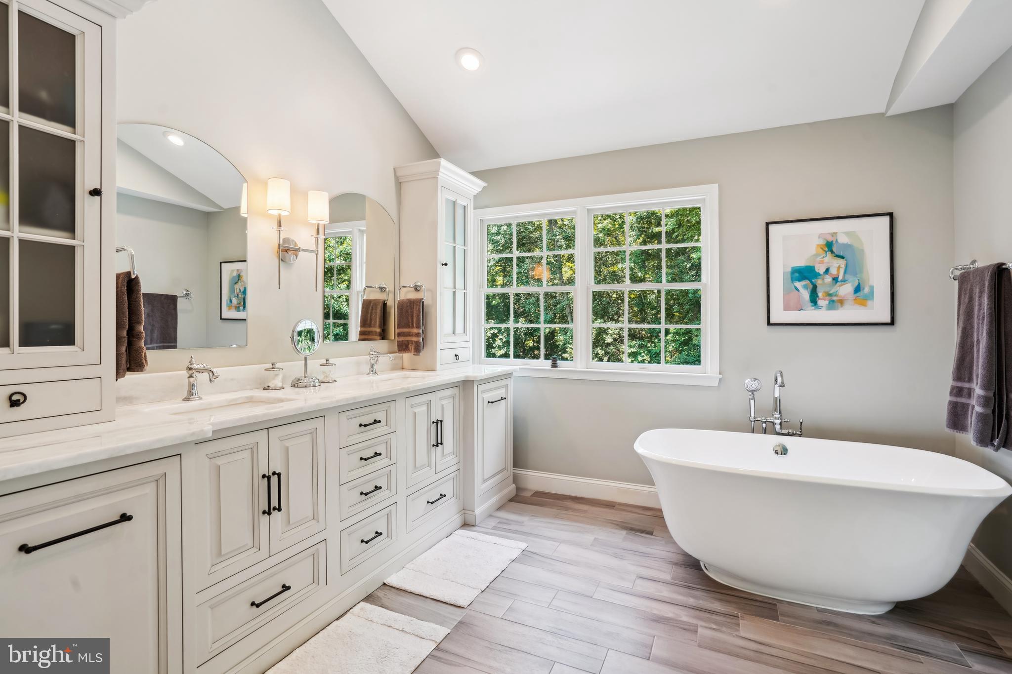 OAKTON CHASE - Residential