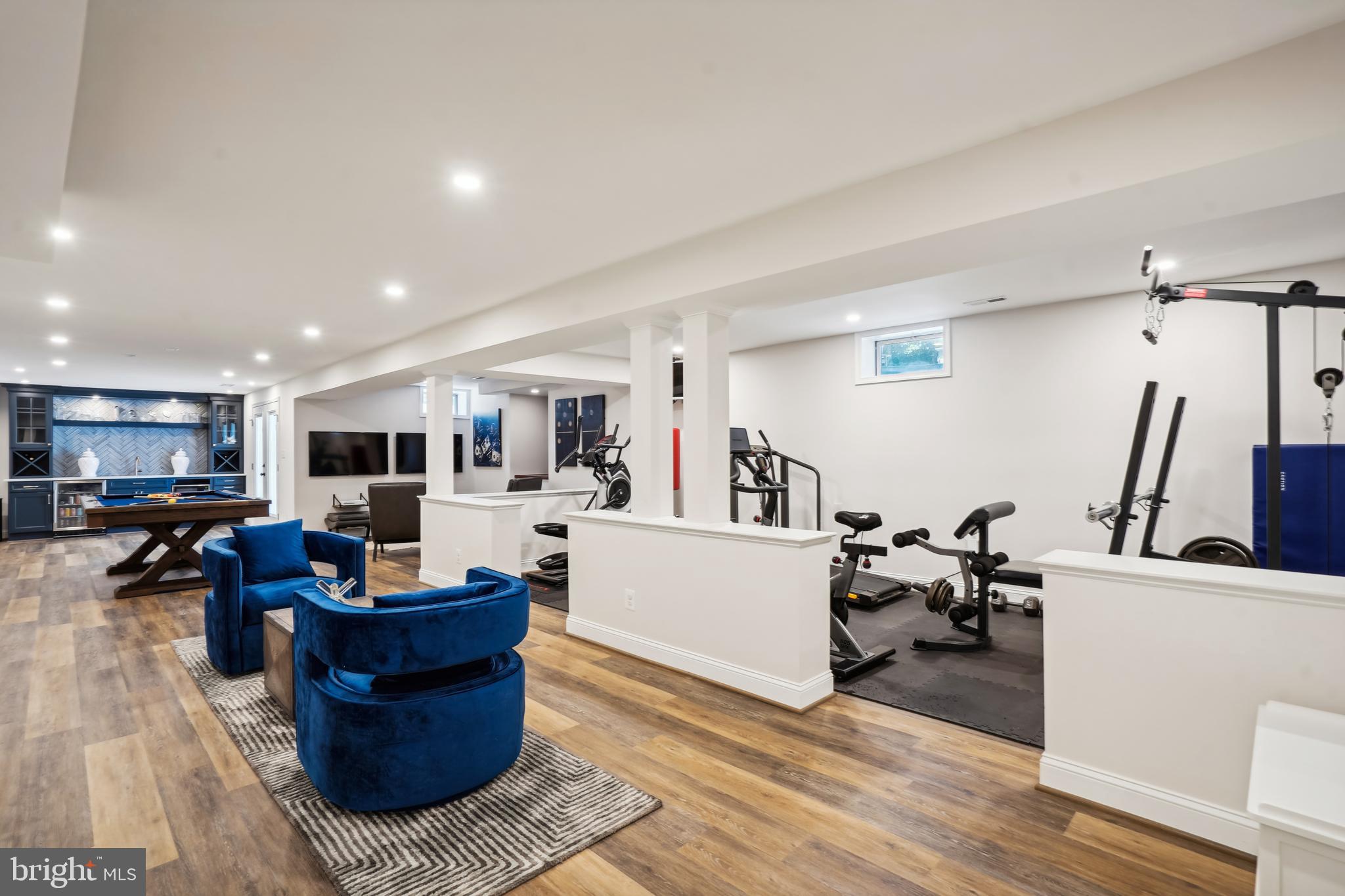 OAKTON CHASE - Residential