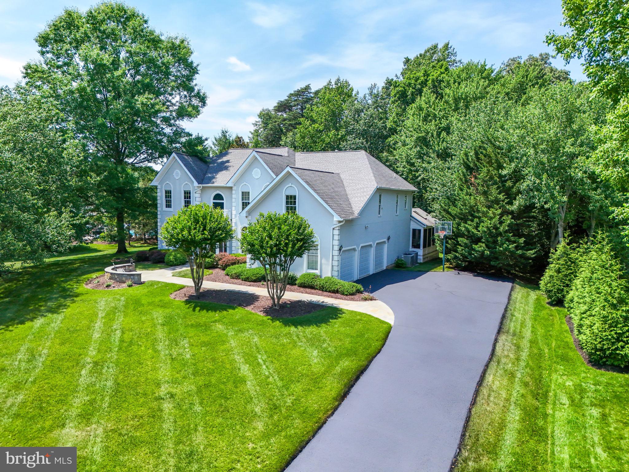 OAKTON CHASE - Residential