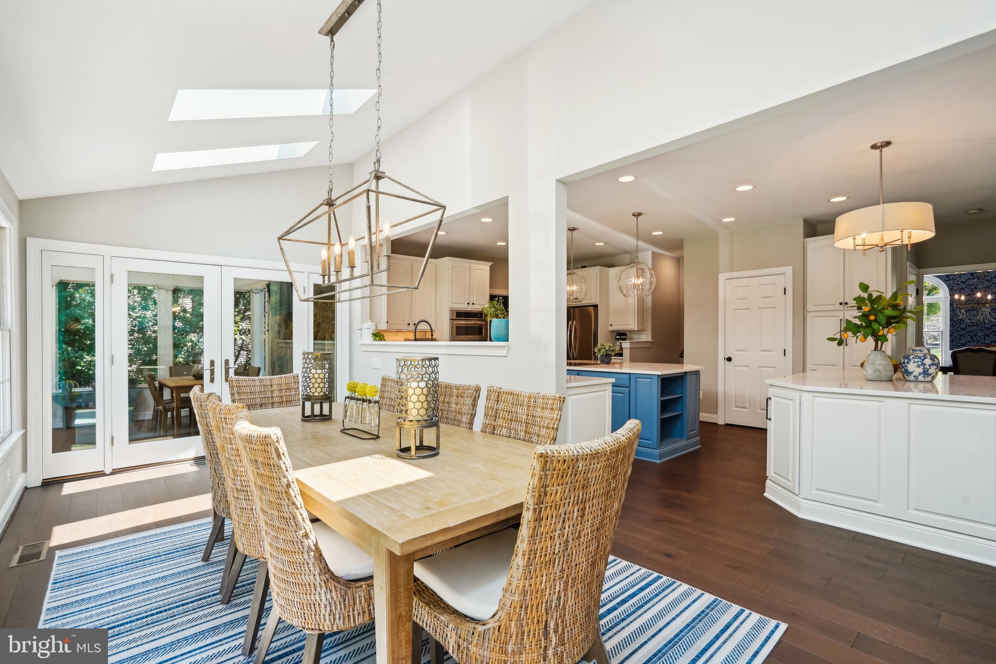 OAKTON CHASE - Residential