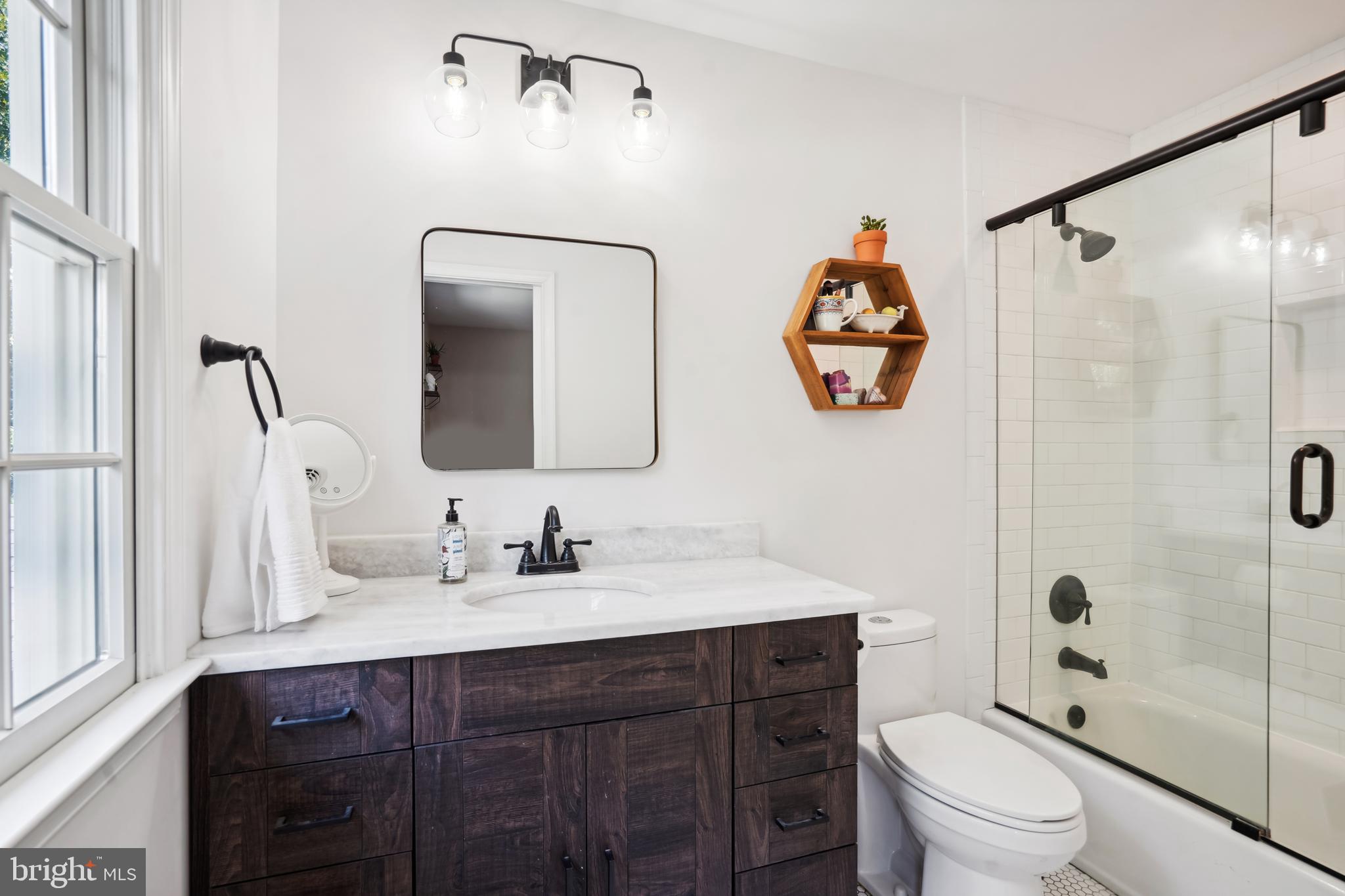 OAKTON CHASE - Residential