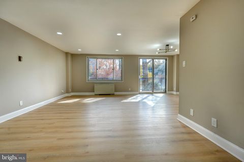 Photo of 1900 Lyttonsville Road #211, SILVER SPRING, MD 20910 (MLS # MDMC2208650)