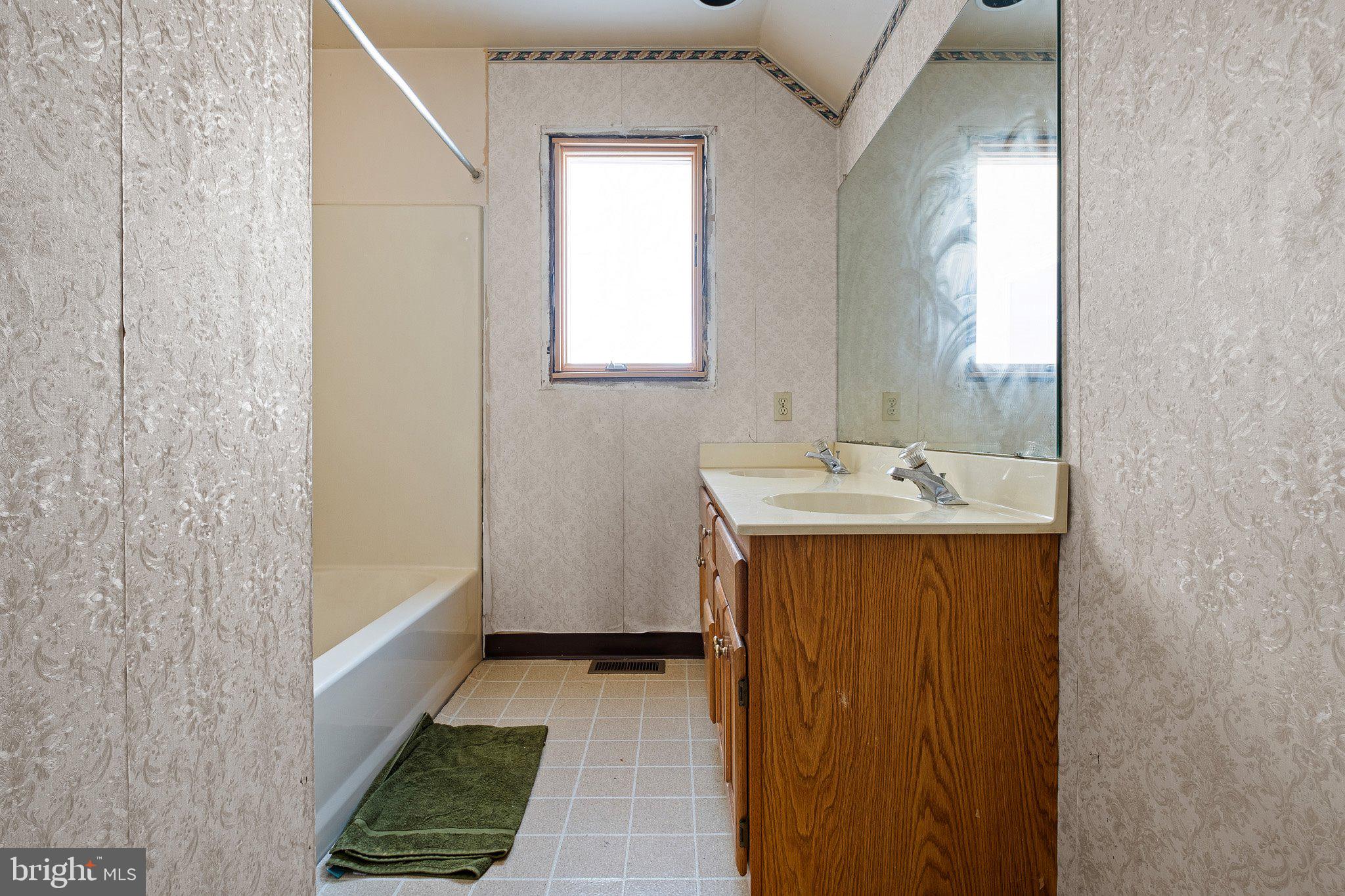 LAKEWOOD FARM - Residential