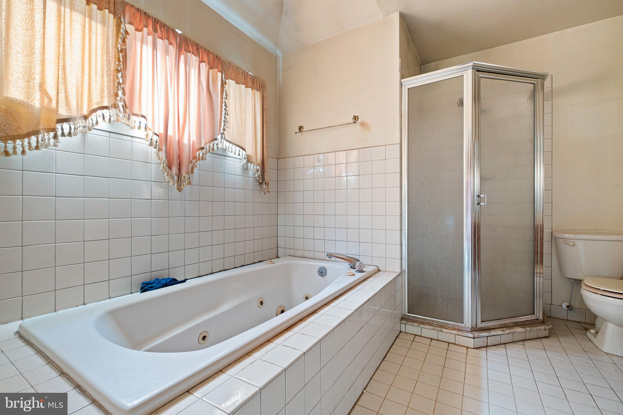 LAKEWOOD FARM - Residential