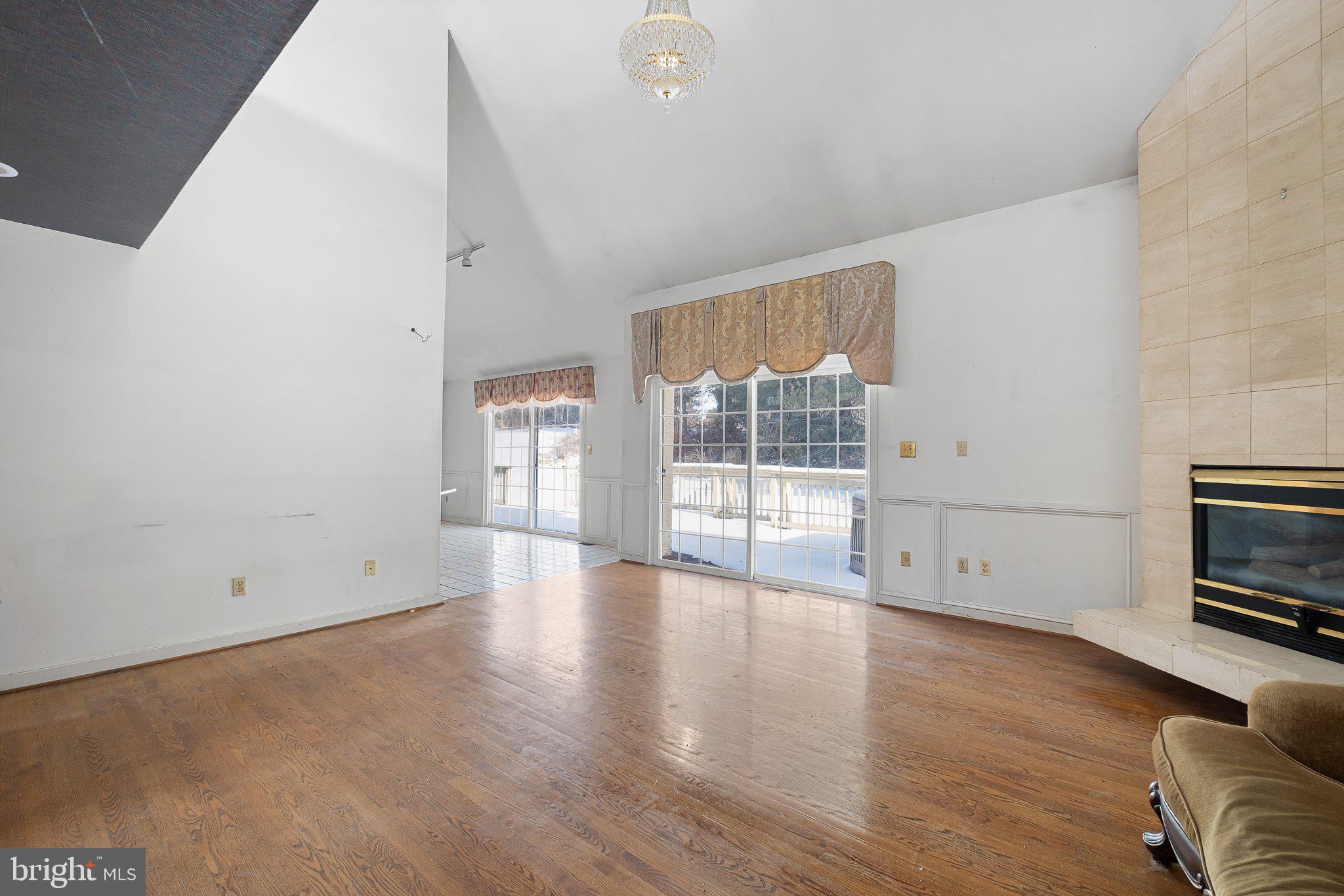 LAKEWOOD FARM - Residential