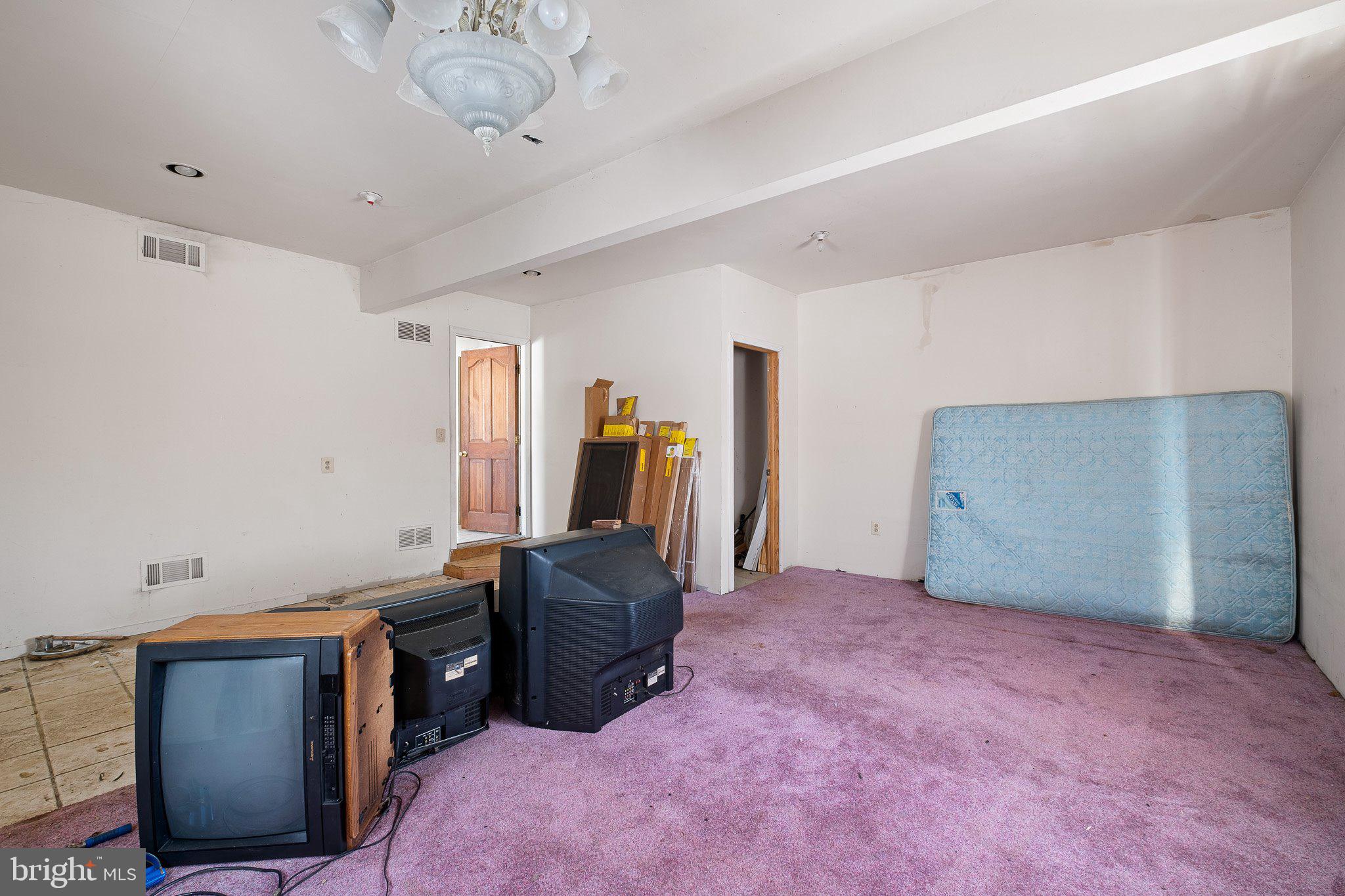 LAKEWOOD FARM - Residential