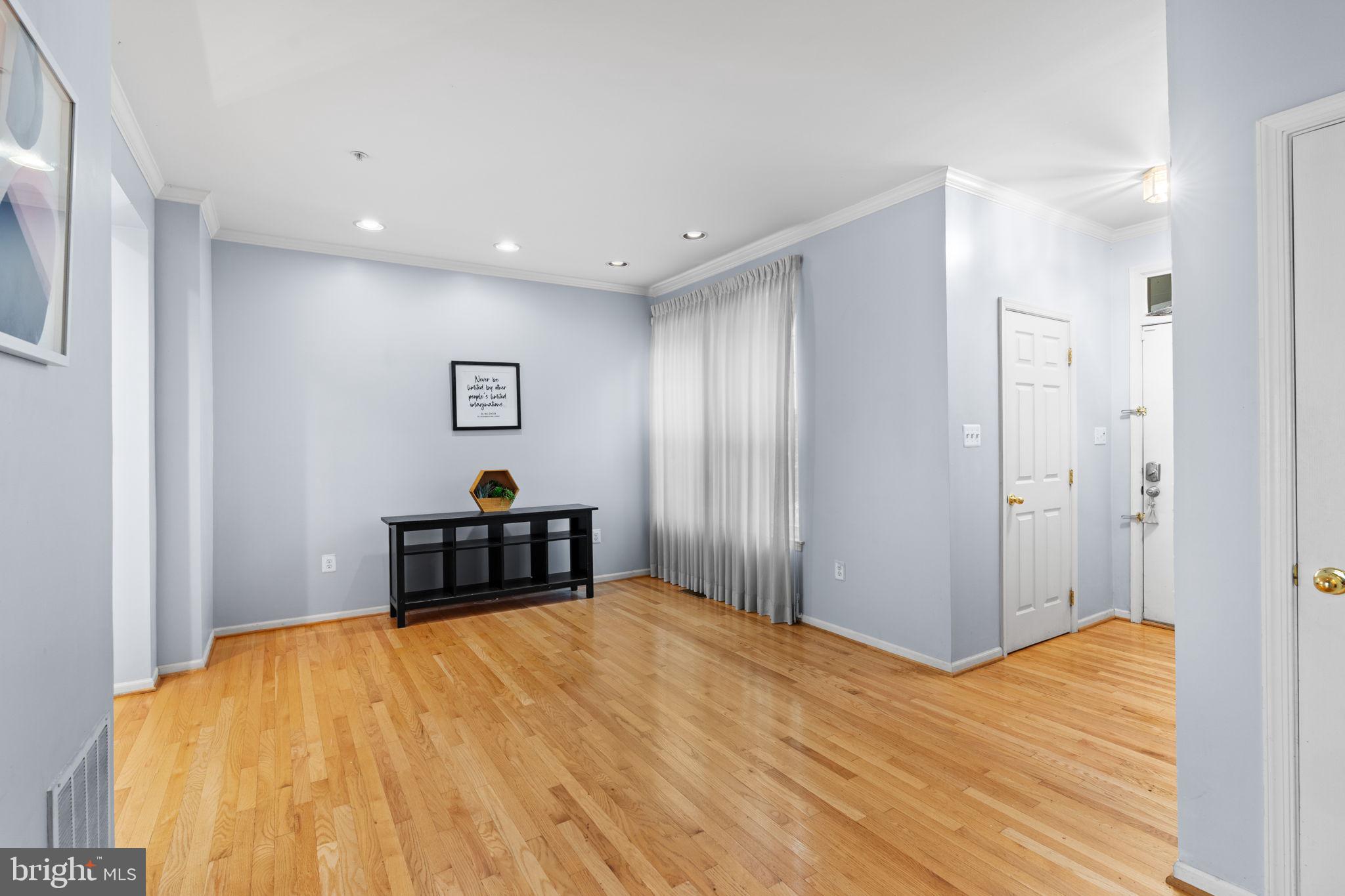 33 PEREGRINE COURT 33