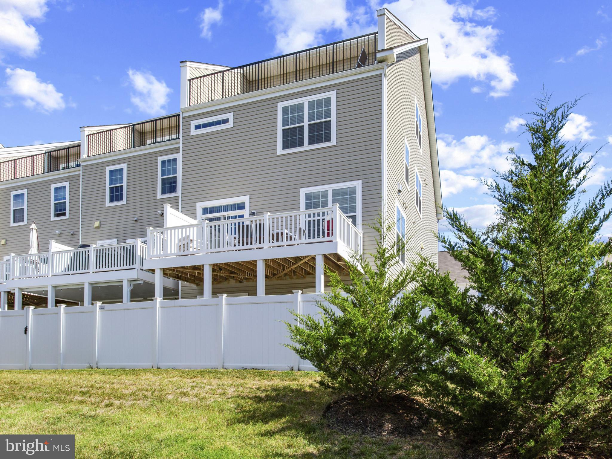 2762 LADY SLIPPER ROAD