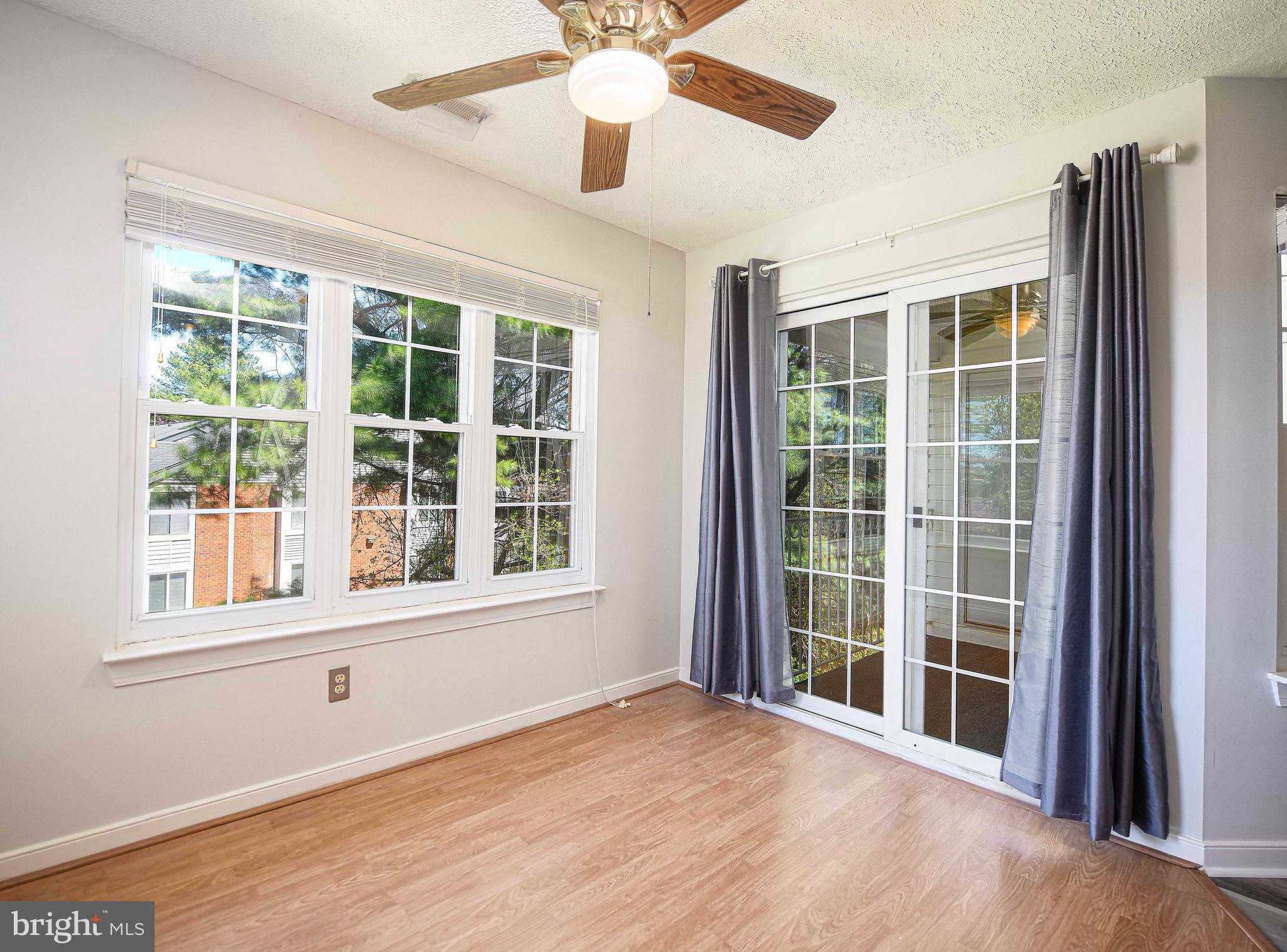 COUNTRY WALK - Residential Lease