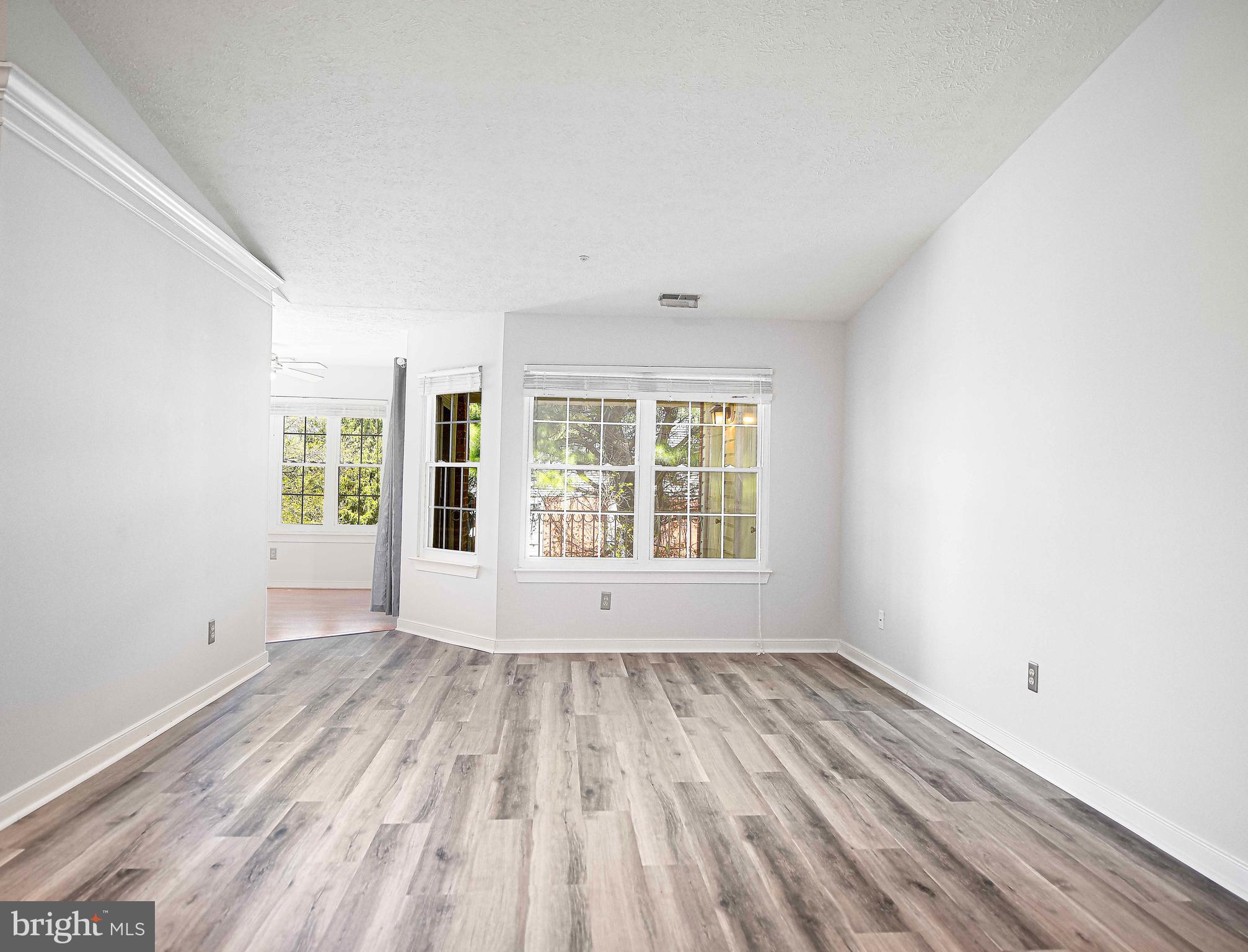 COUNTRY WALK - Residential Lease