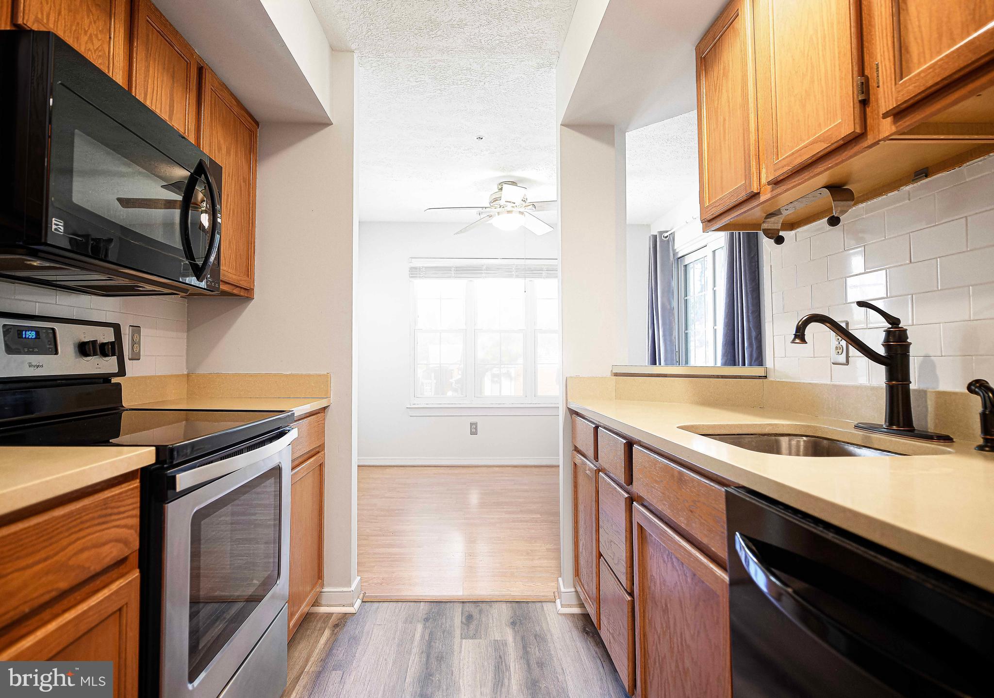 COUNTRY WALK - Residential Lease