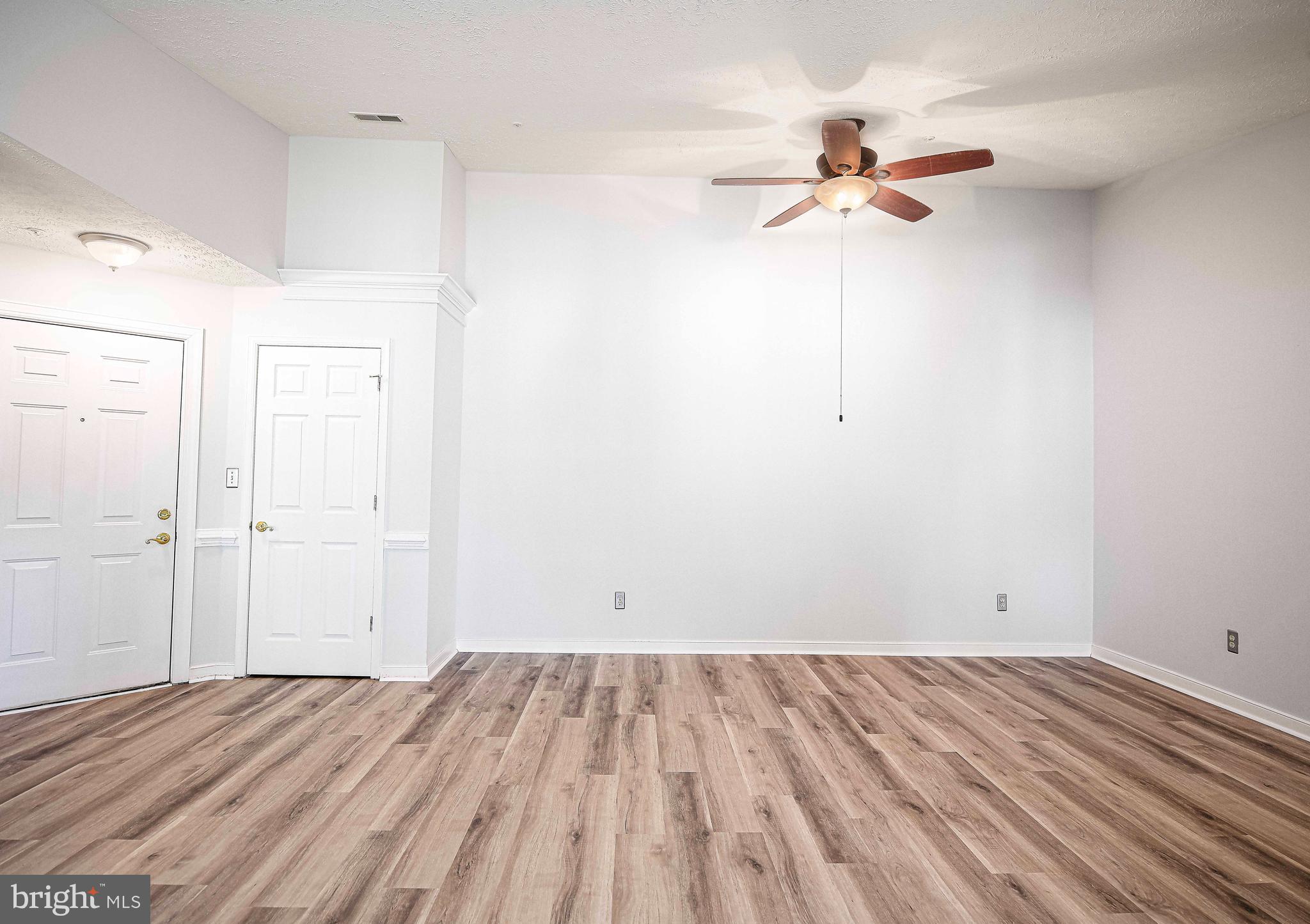 COUNTRY WALK - Residential Lease