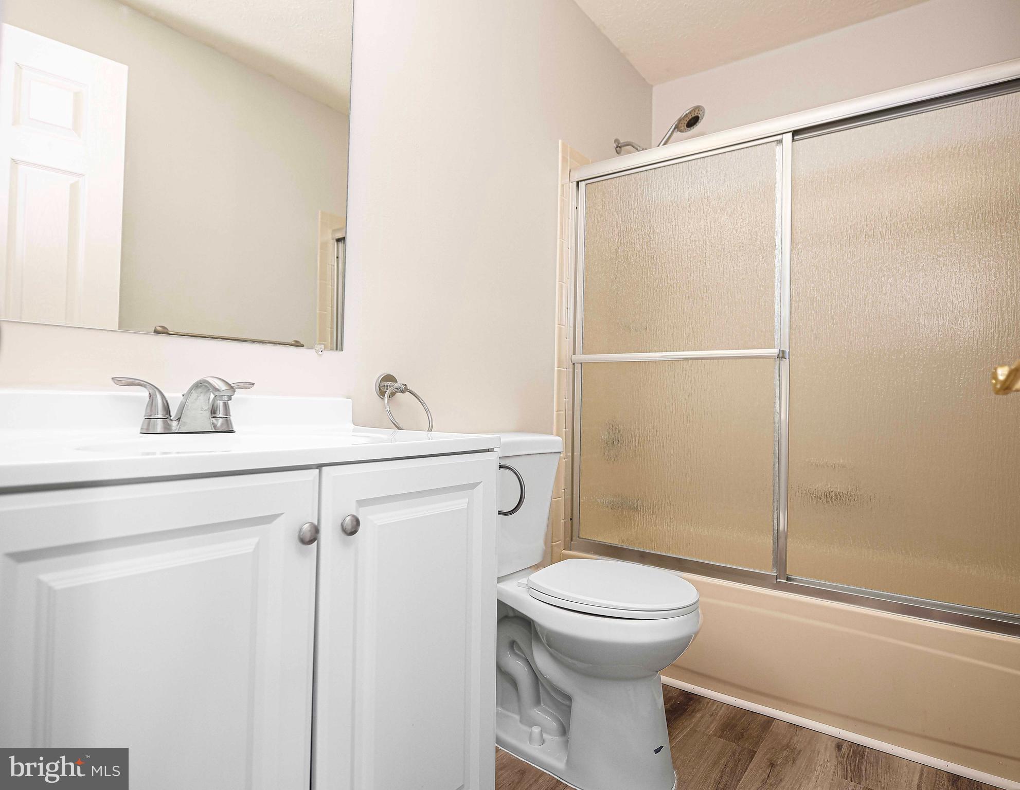 COUNTRY WALK - Residential Lease