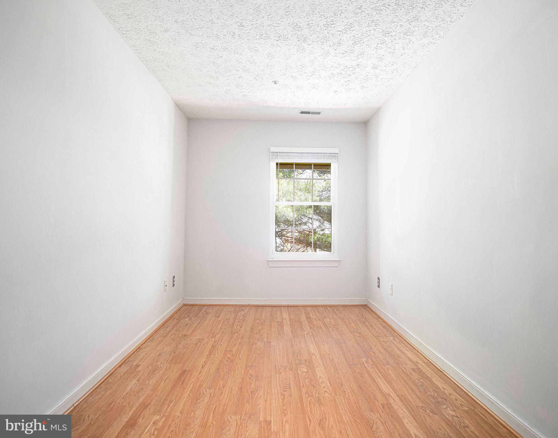 COUNTRY WALK - Residential Lease