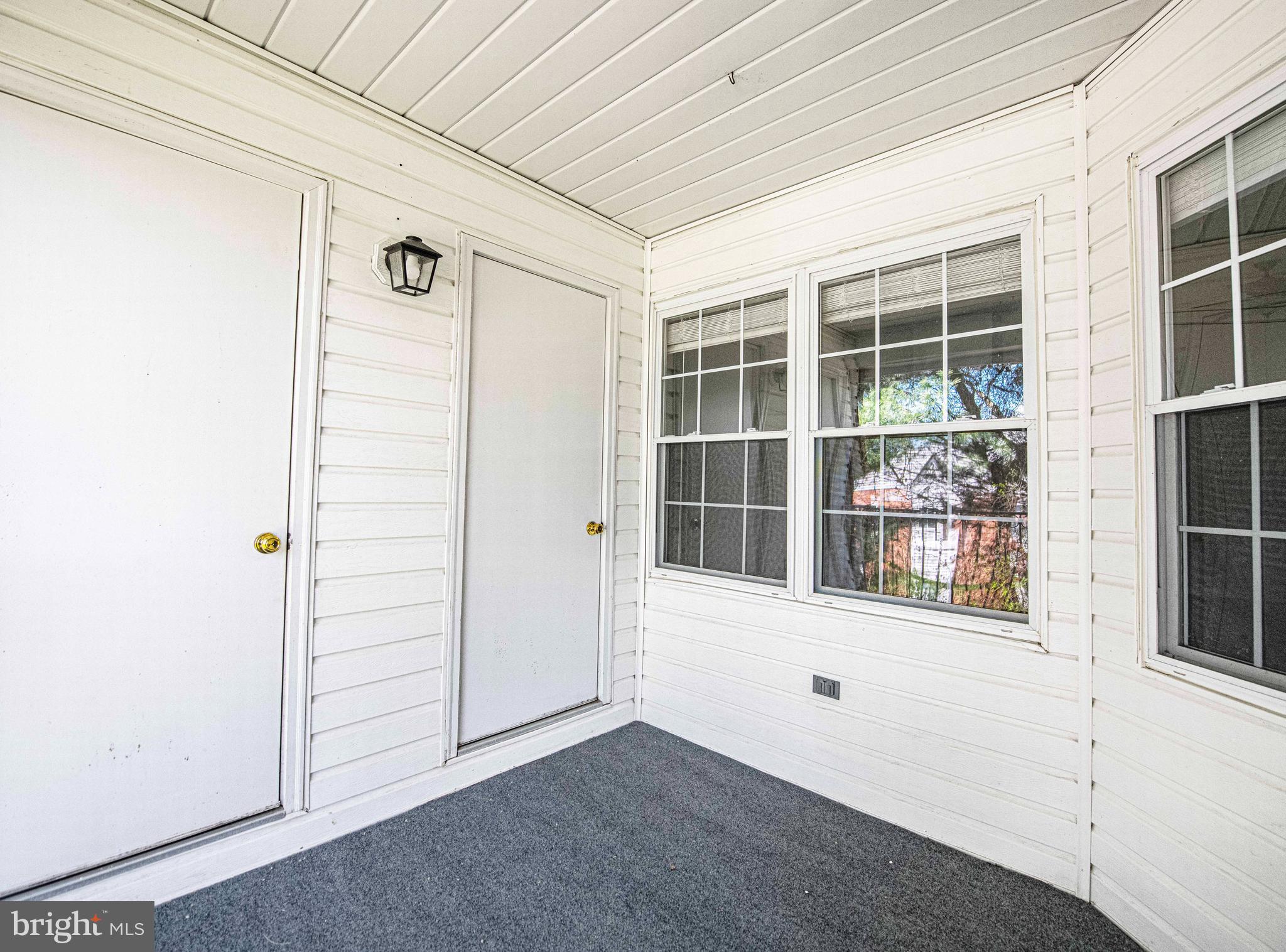 COUNTRY WALK - Residential Lease