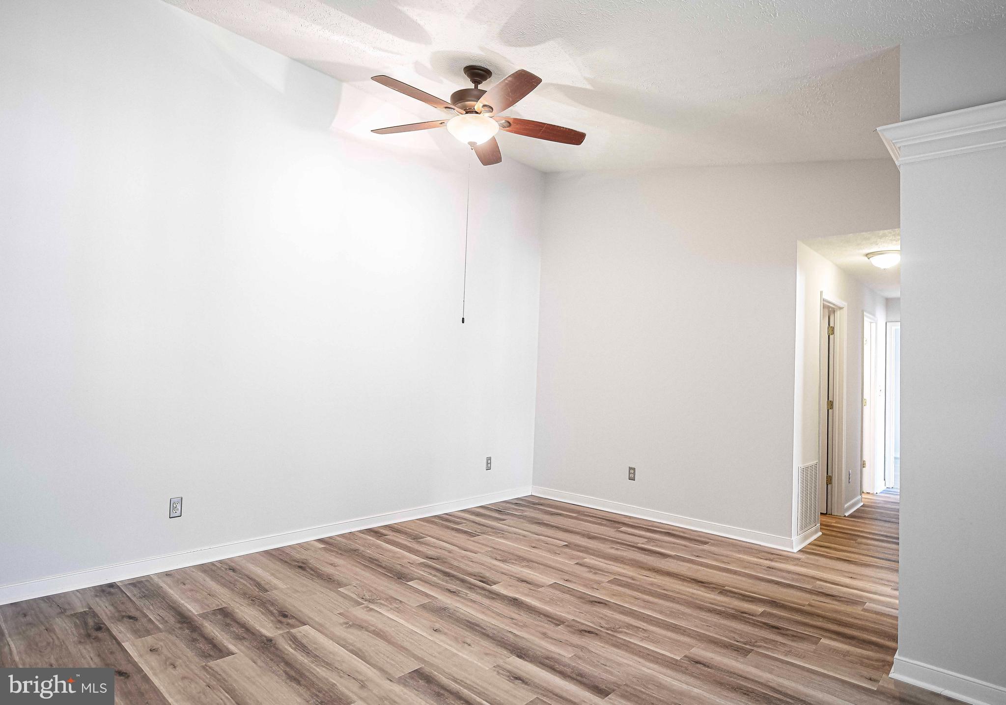 COUNTRY WALK - Residential Lease