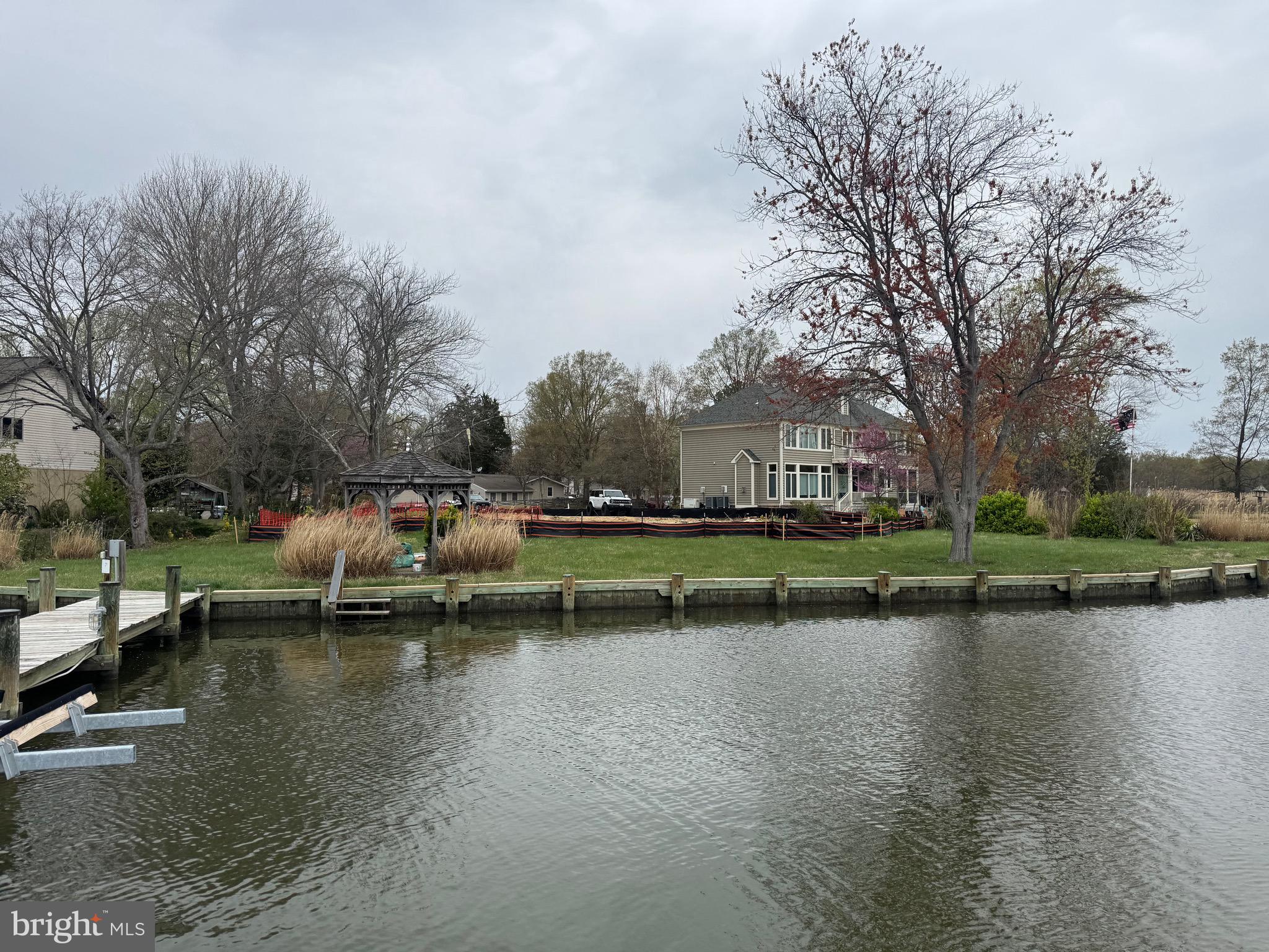 PONDER COVE - Residential