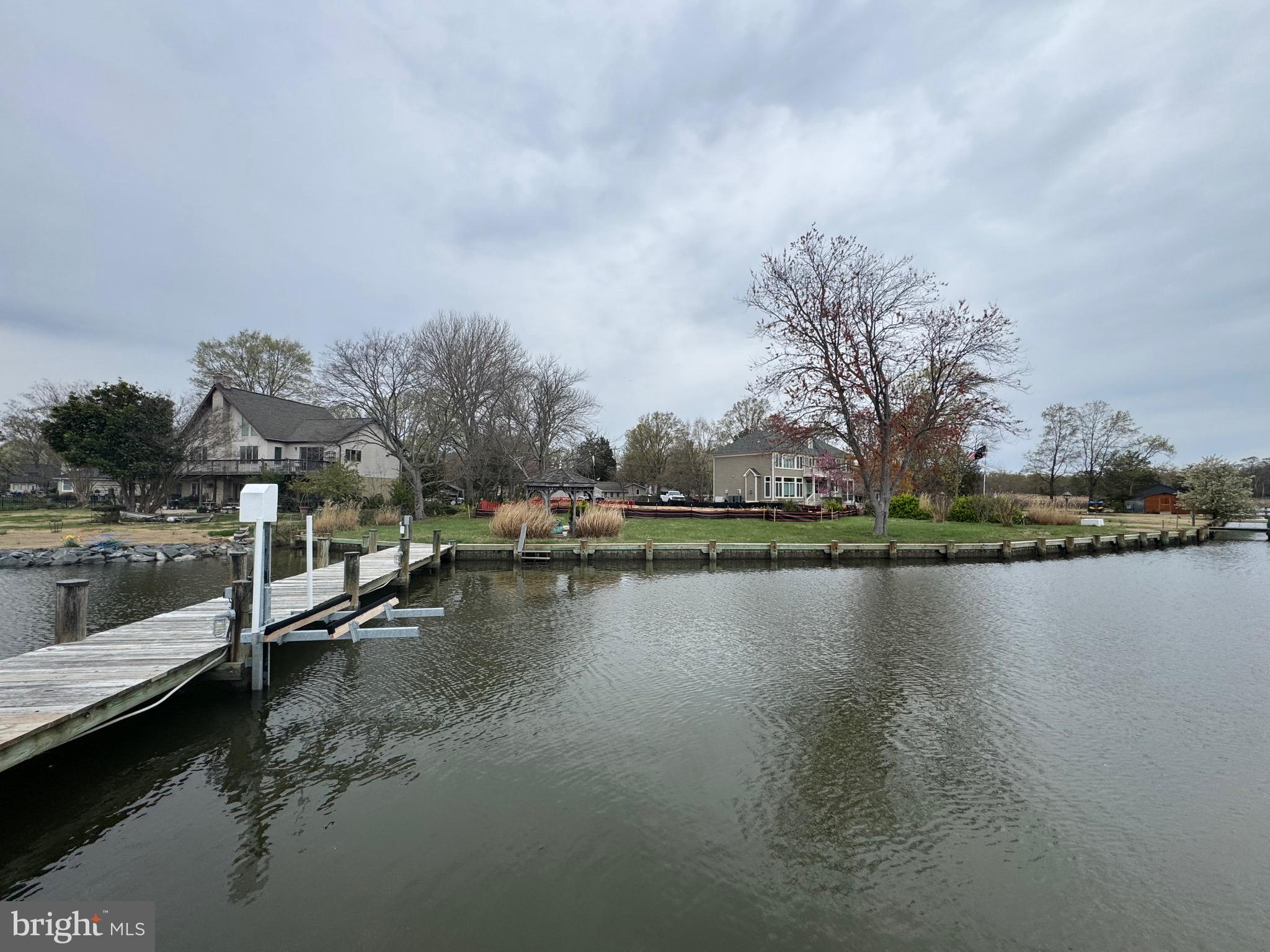 PONDER COVE - Residential