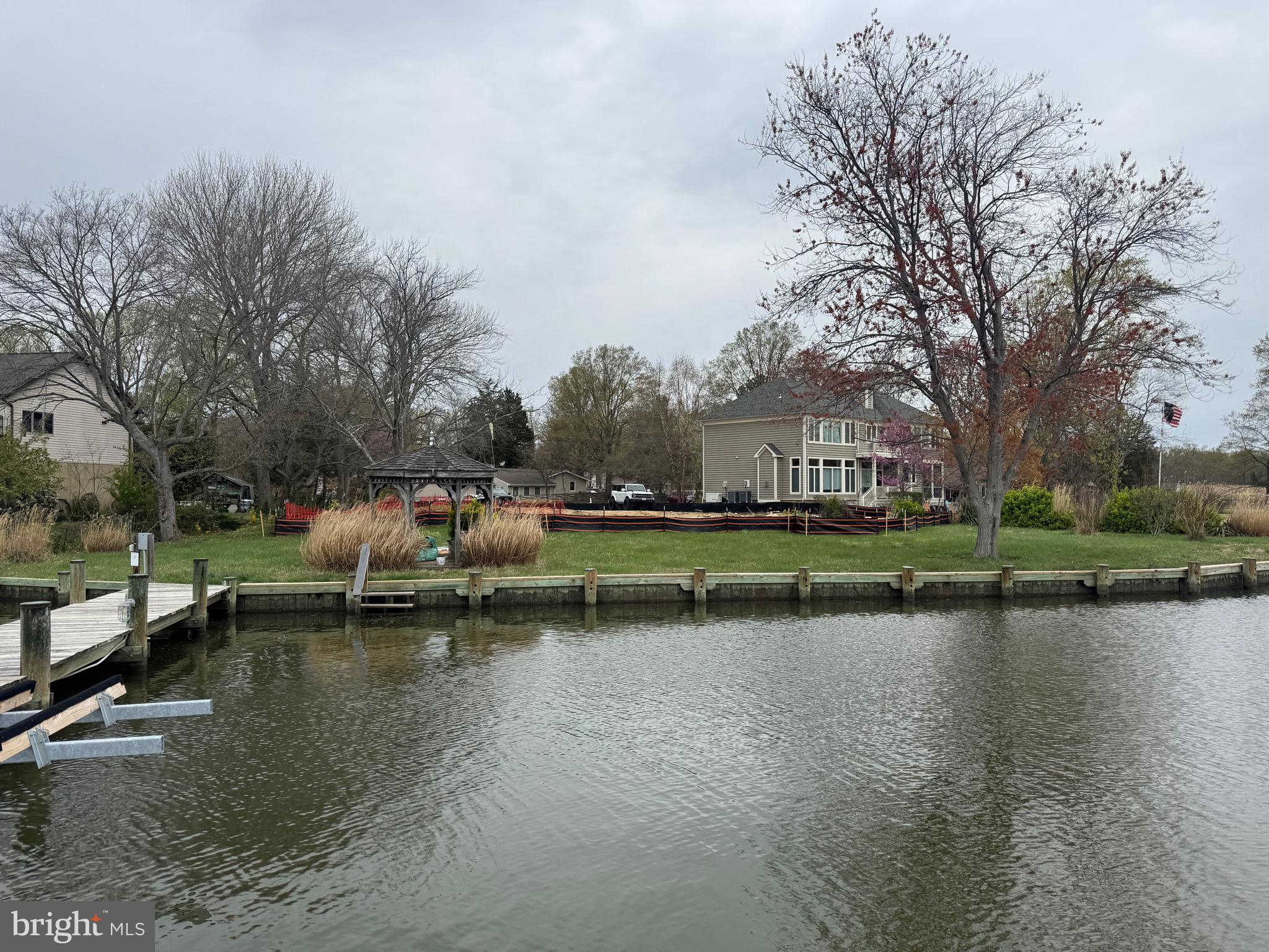 PONDER COVE - Residential