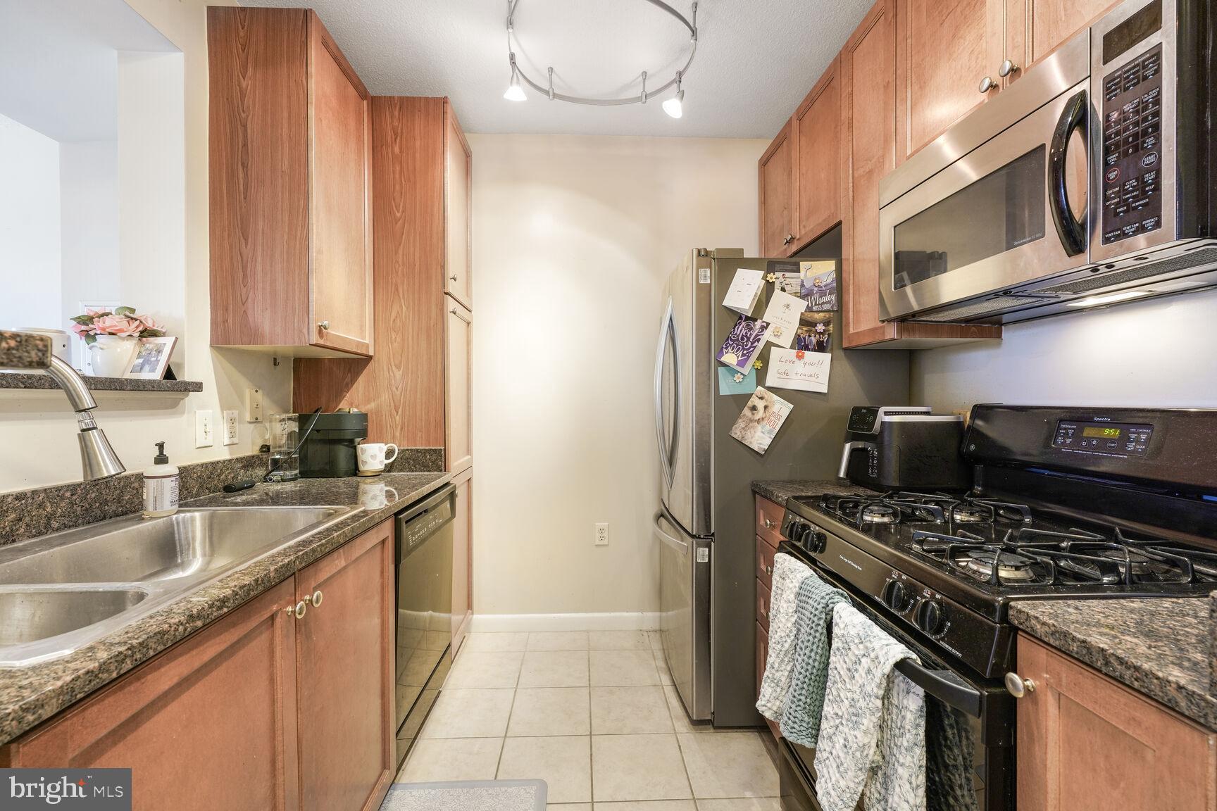 851 NORTH GLEBE RD 916
