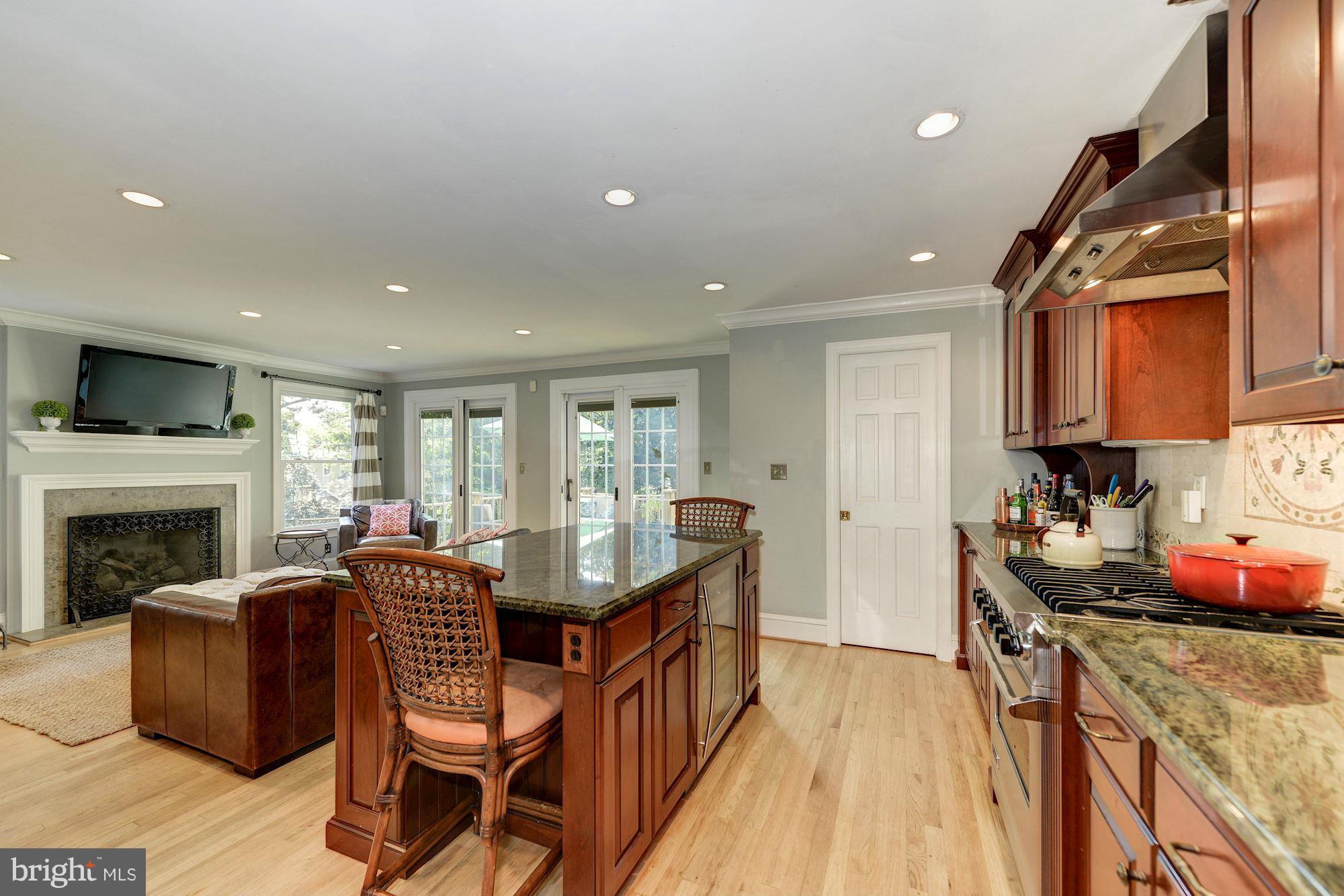 BEVERLEY HILLS - Residential