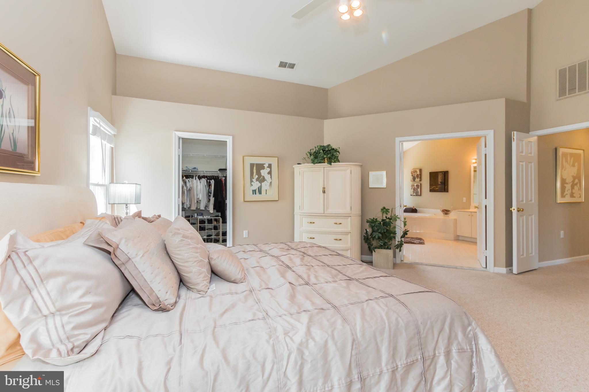 INGLESIDE AT KING FARM - Residential