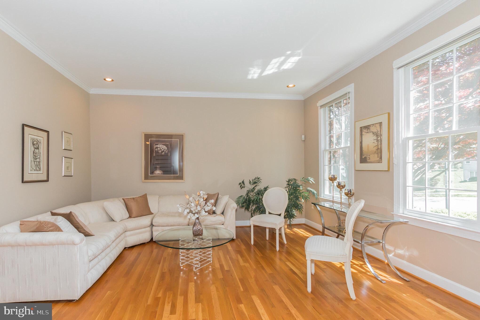 INGLESIDE AT KING FARM - Residential