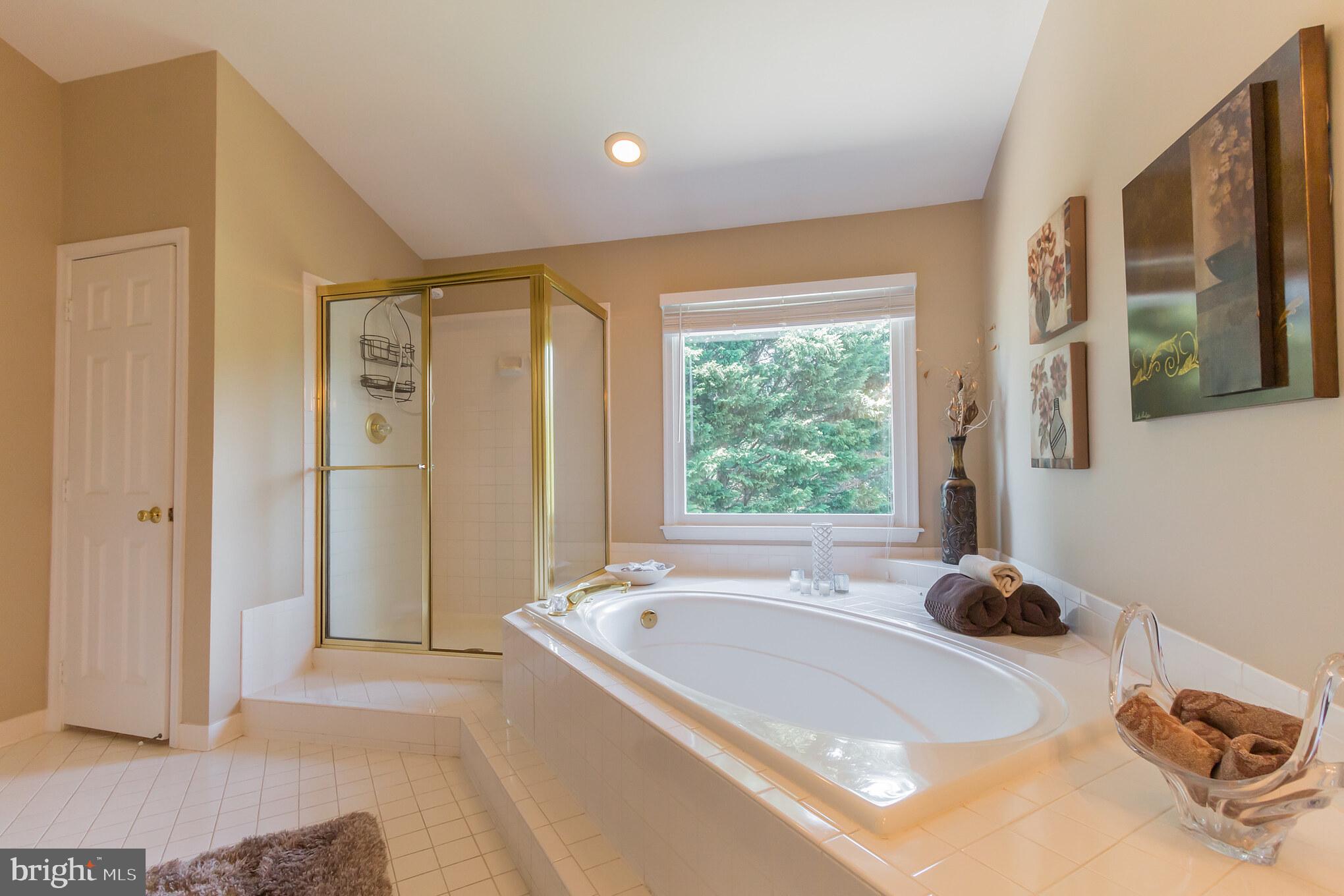 INGLESIDE AT KING FARM - Residential