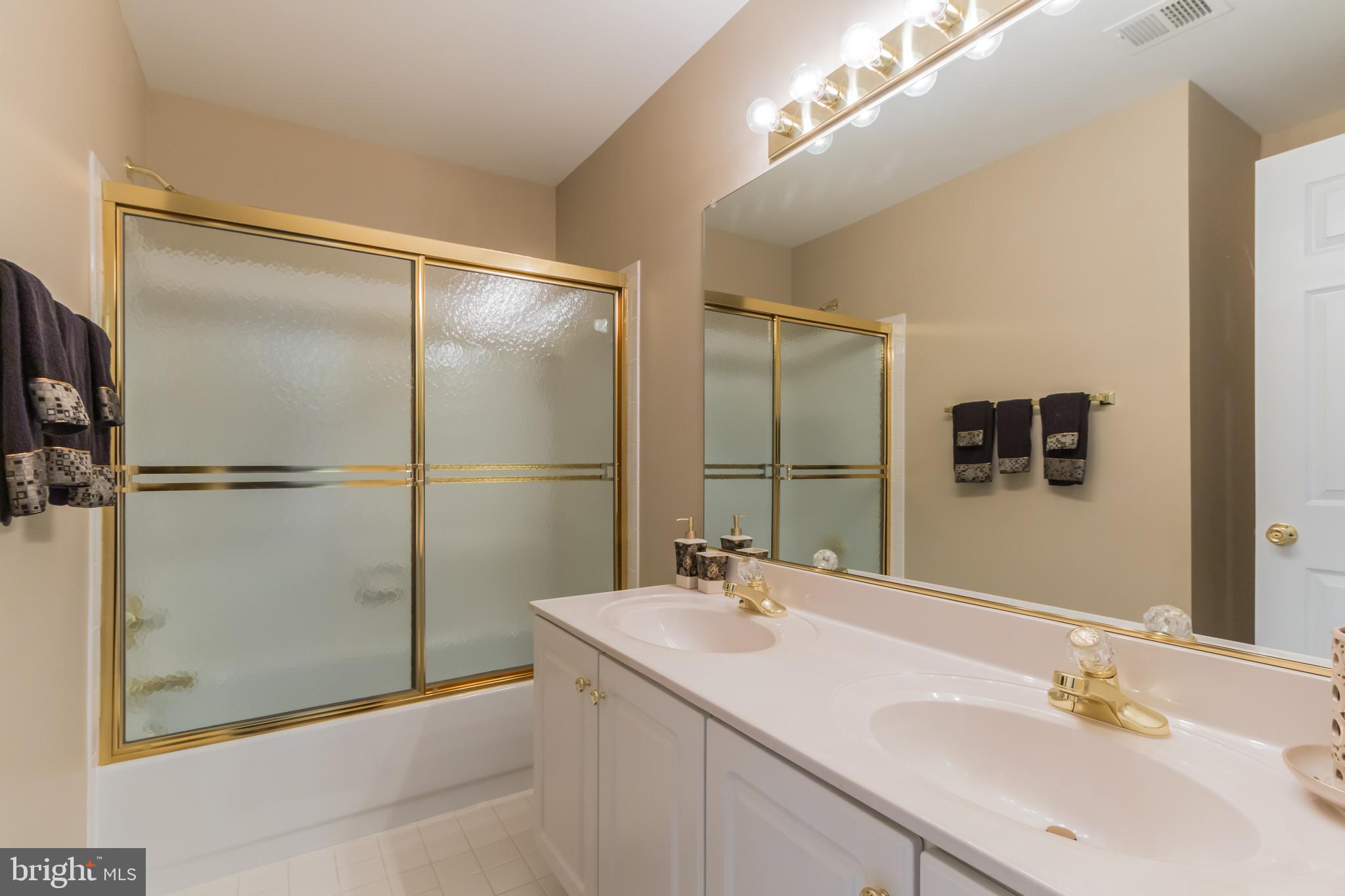 INGLESIDE AT KING FARM - Residential