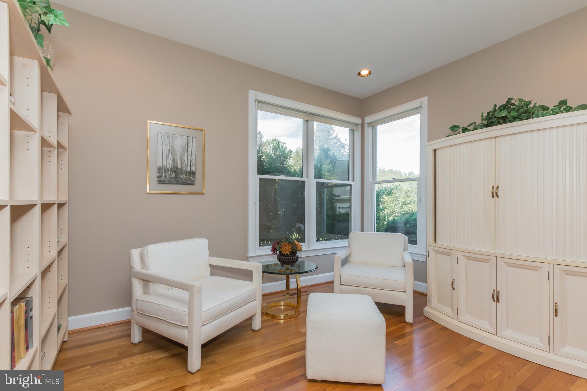 INGLESIDE AT KING FARM - Residential