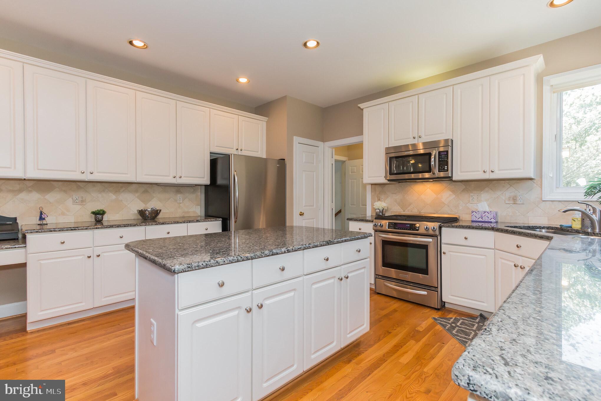 INGLESIDE AT KING FARM - Residential