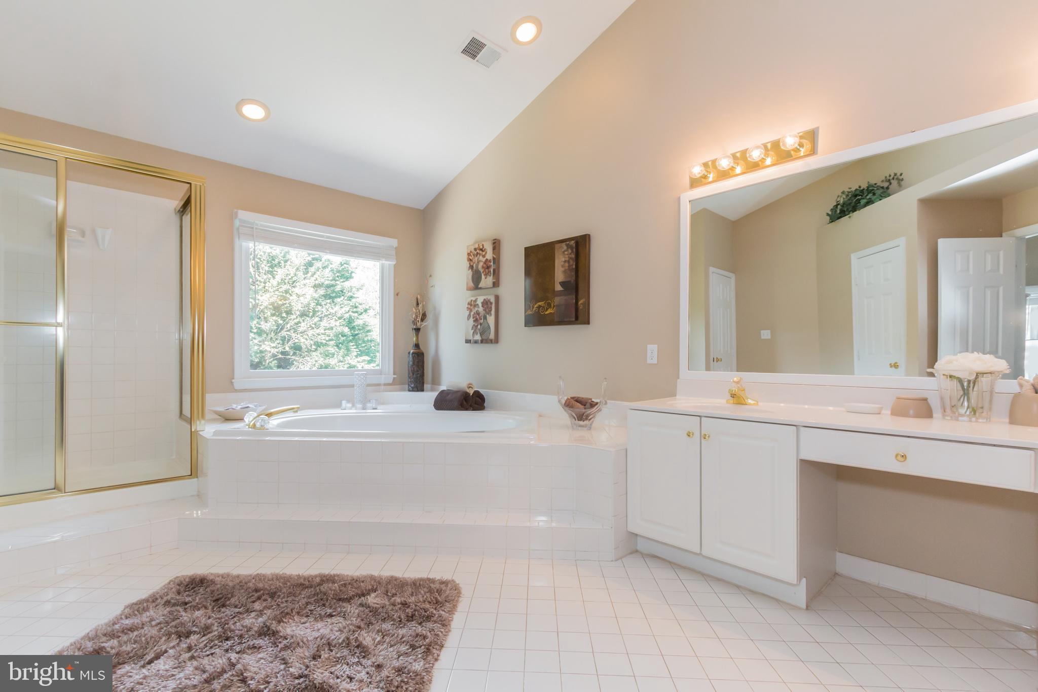 INGLESIDE AT KING FARM - Residential