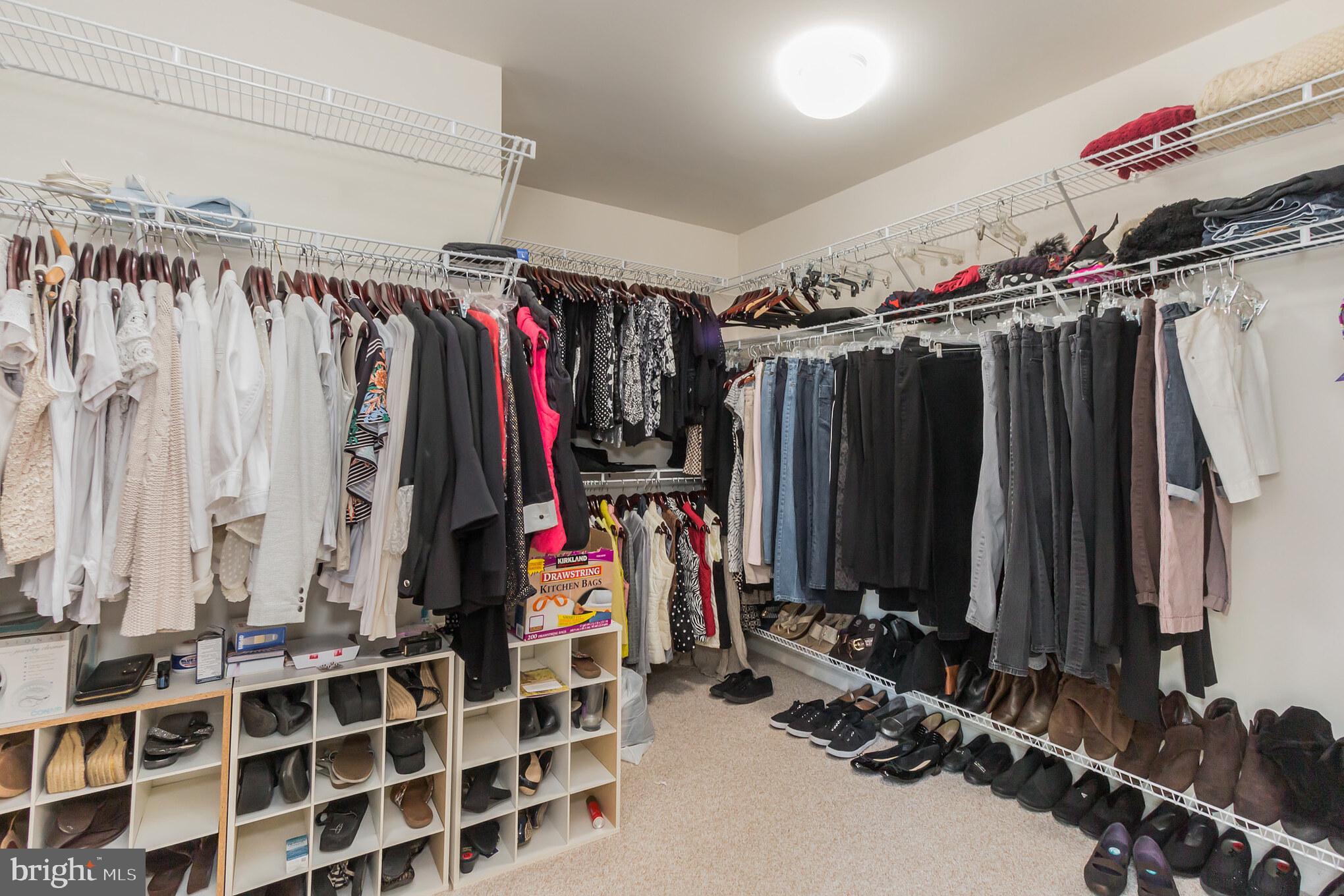 INGLESIDE AT KING FARM - Residential