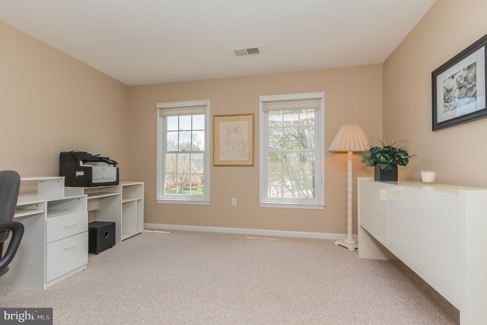 INGLESIDE AT KING FARM - Residential