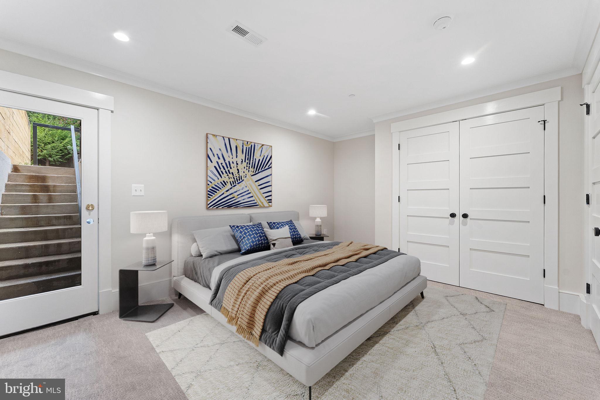 CAPITOL HILL - Residential