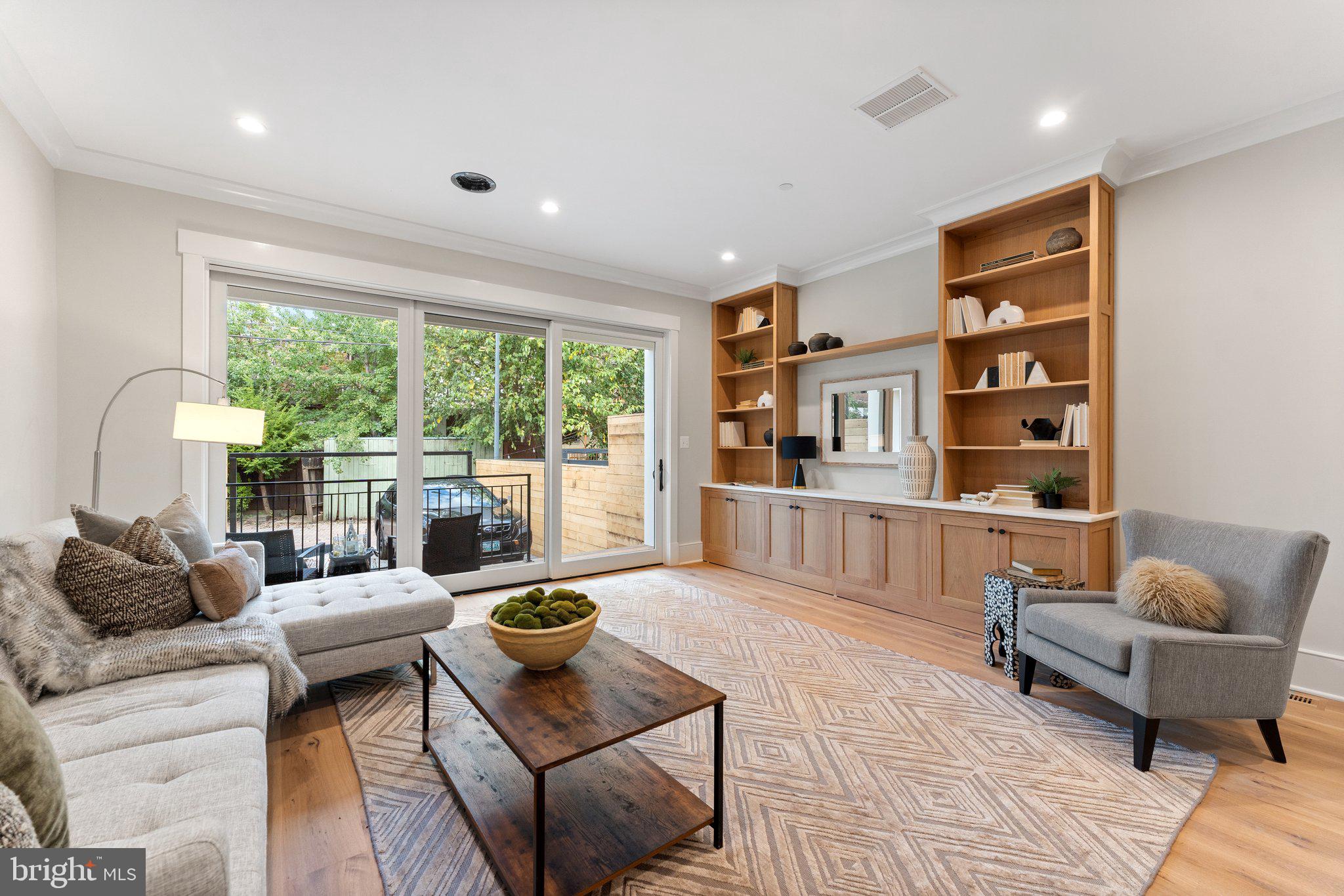 CAPITOL HILL - Residential