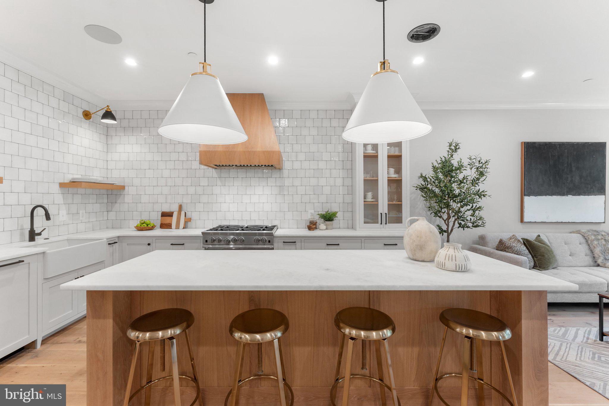 CAPITOL HILL - Residential