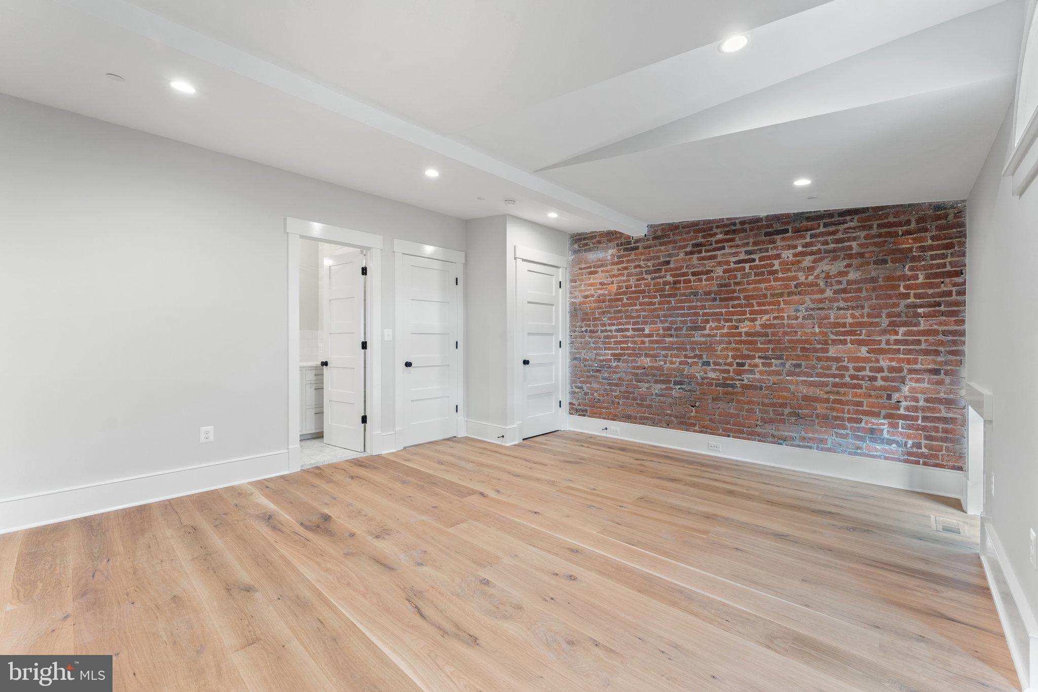 CAPITOL HILL - Residential