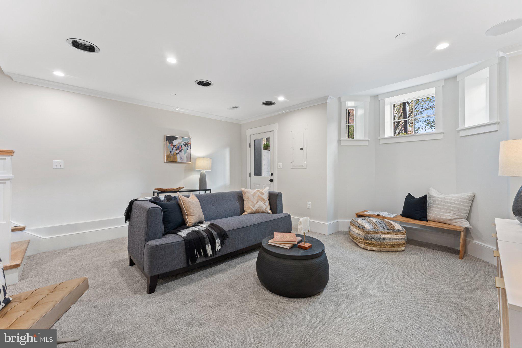 CAPITOL HILL - Residential