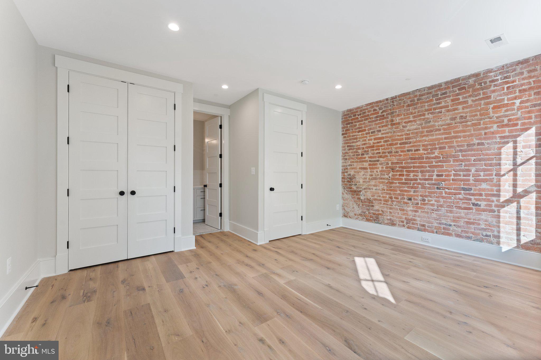 CAPITOL HILL - Residential