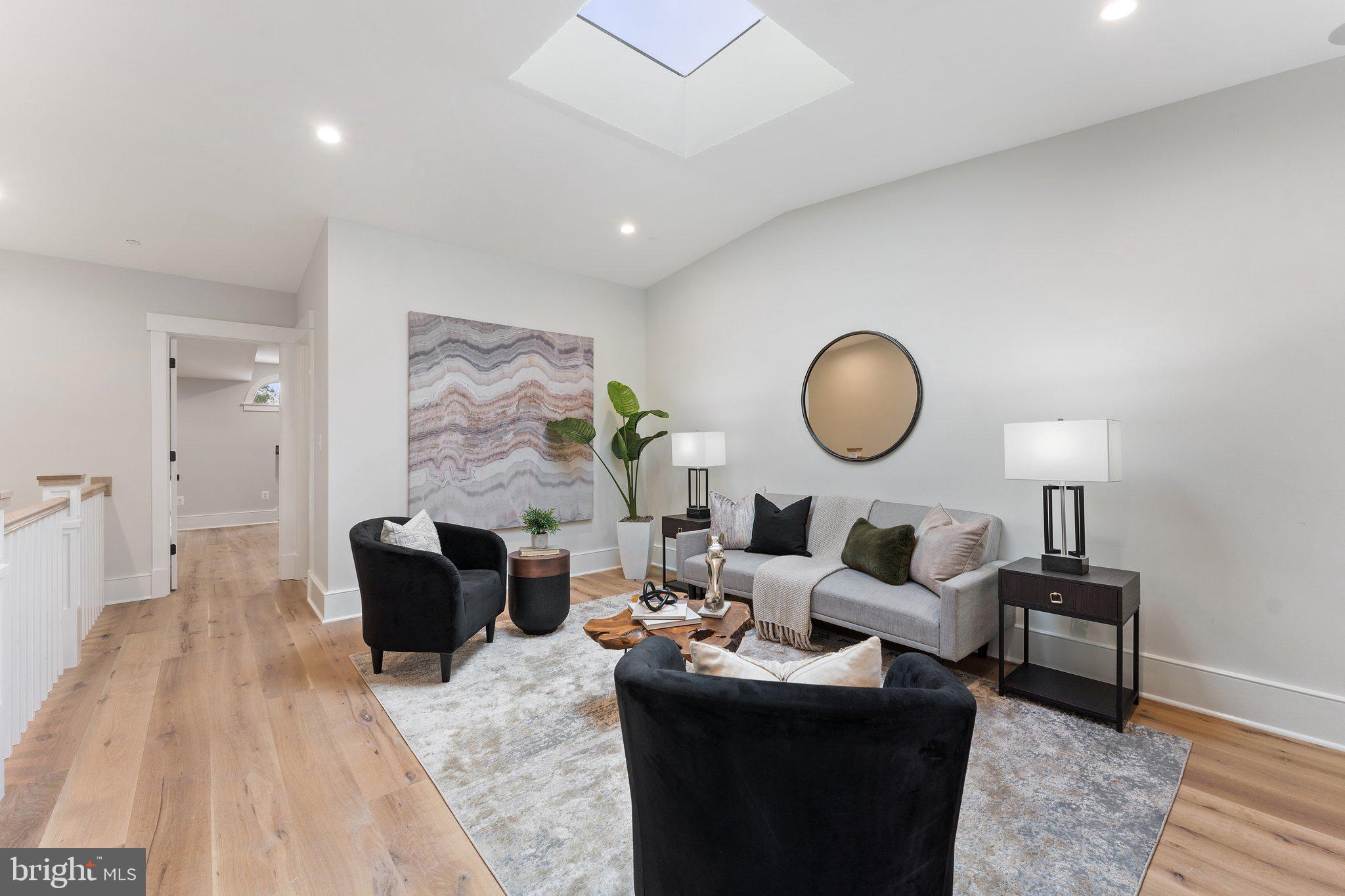 CAPITOL HILL - Residential