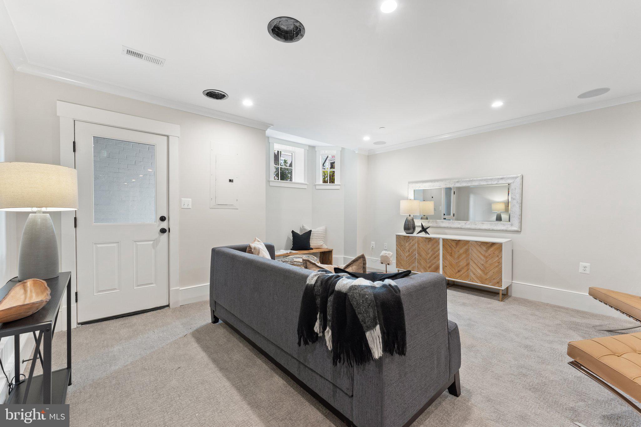 CAPITOL HILL - Residential